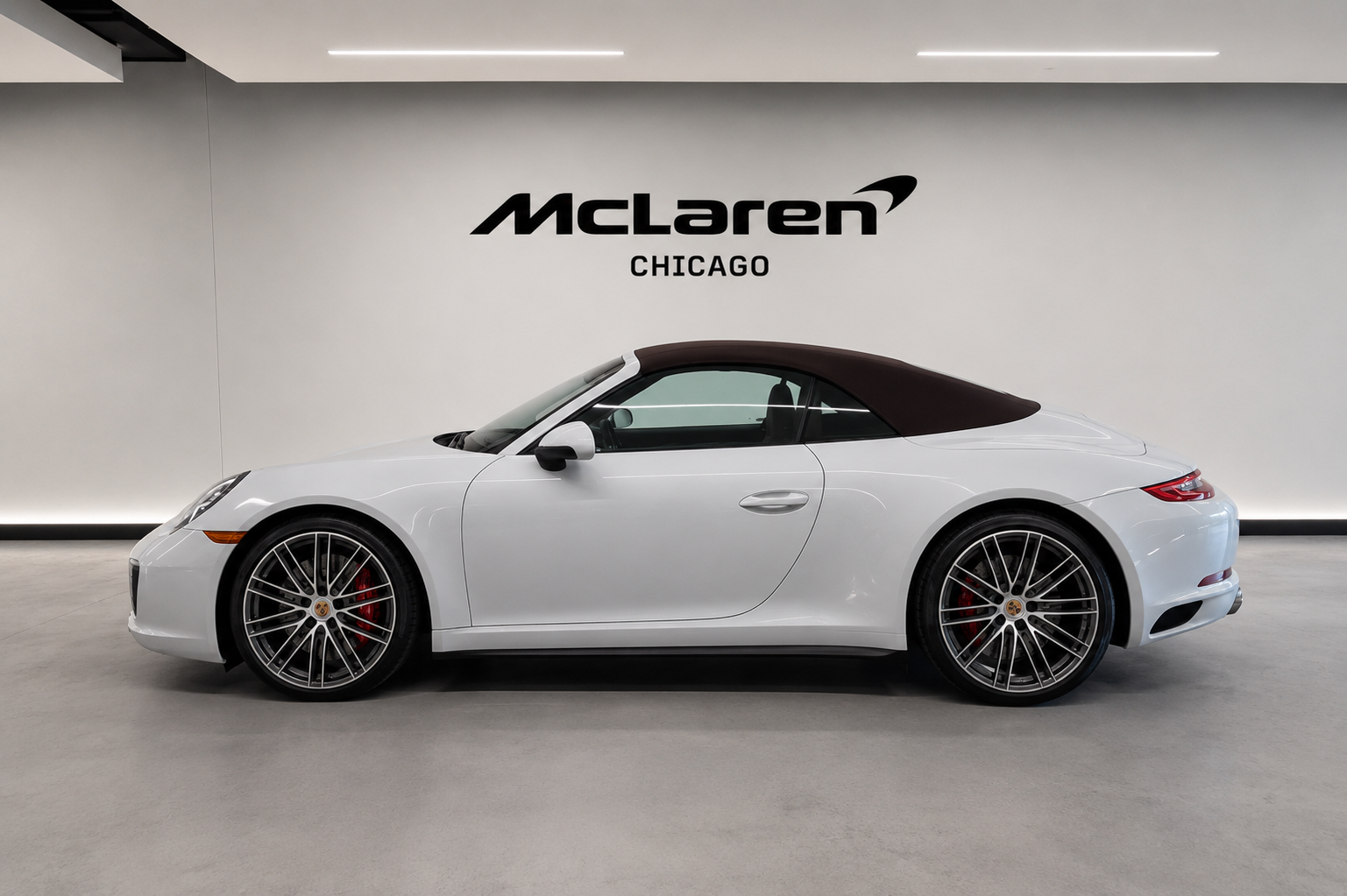 Carrara White Metallic 2018 Porsche 911 Convertible Rear-Wheel Drive Manual