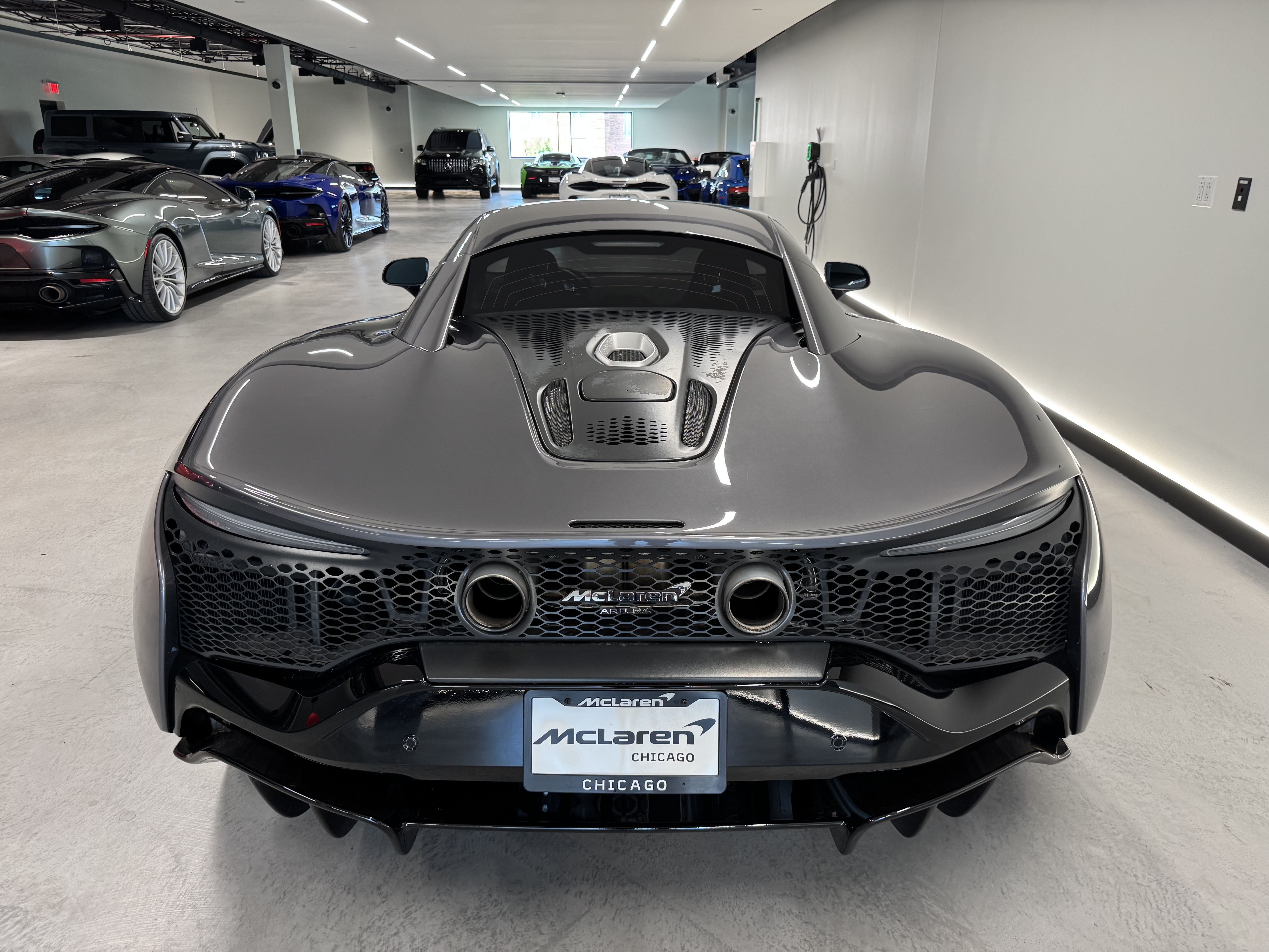 View vehicle photo 4