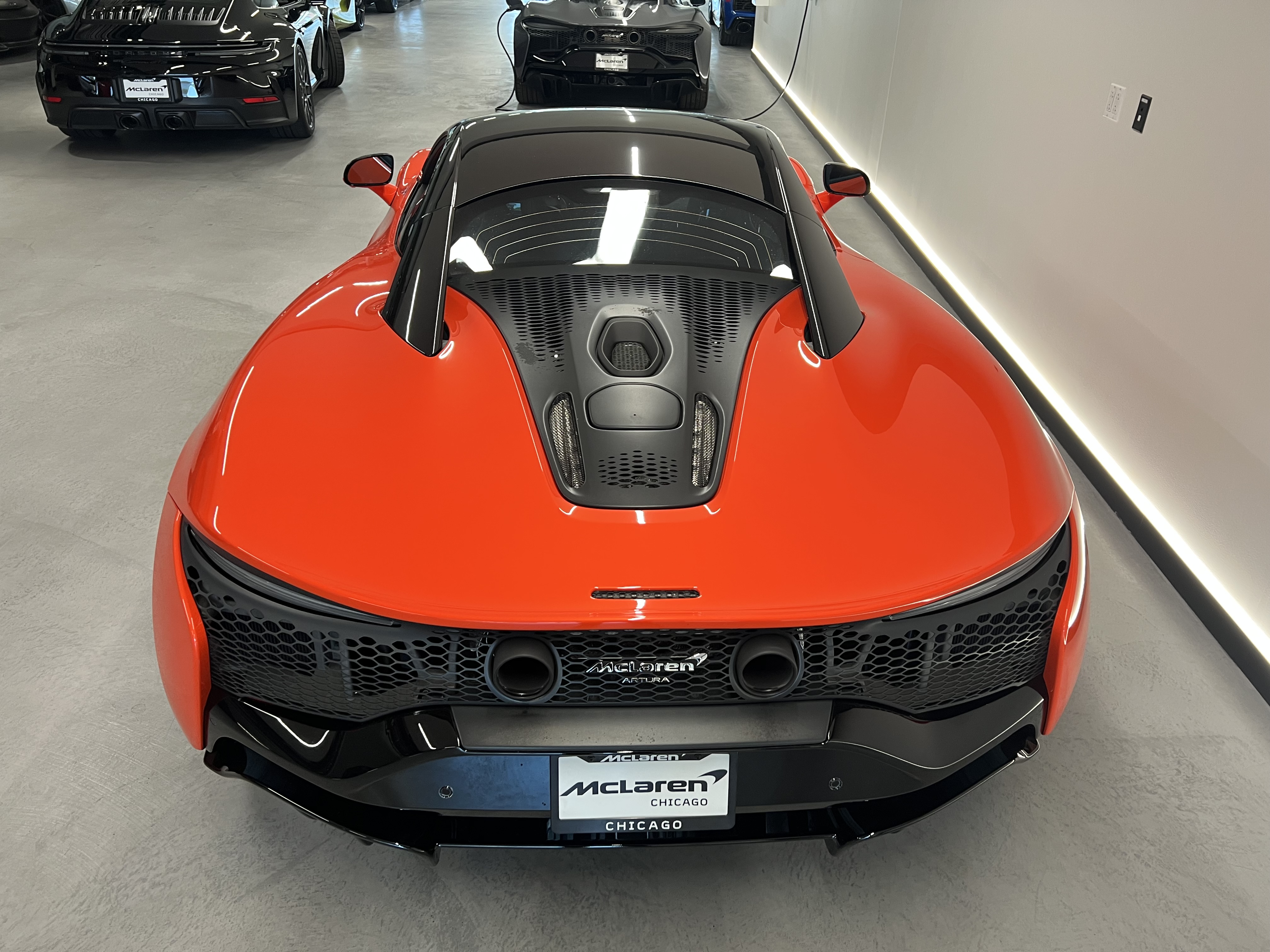 View vehicle photo 6