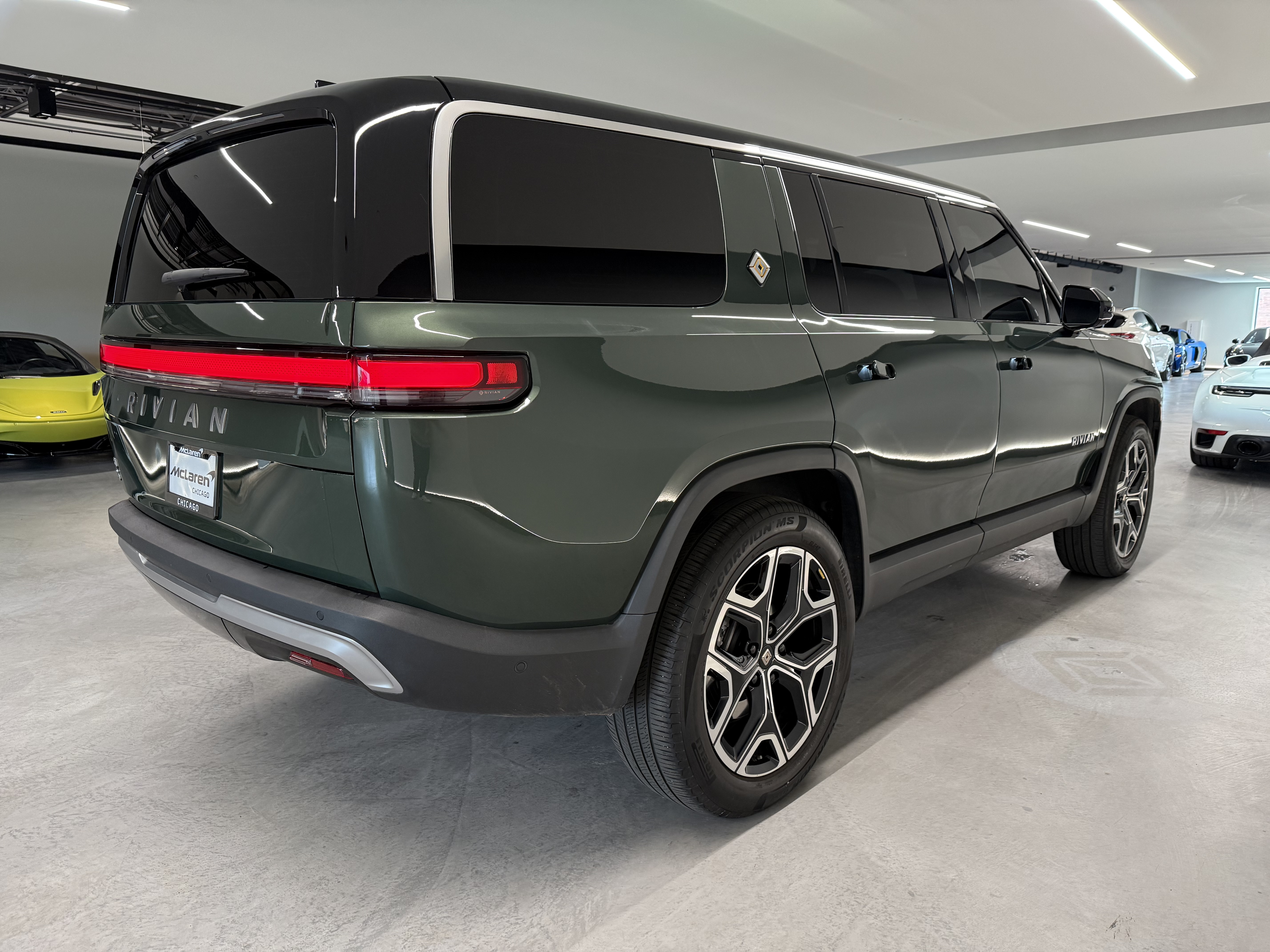 View vehicle photo 5
