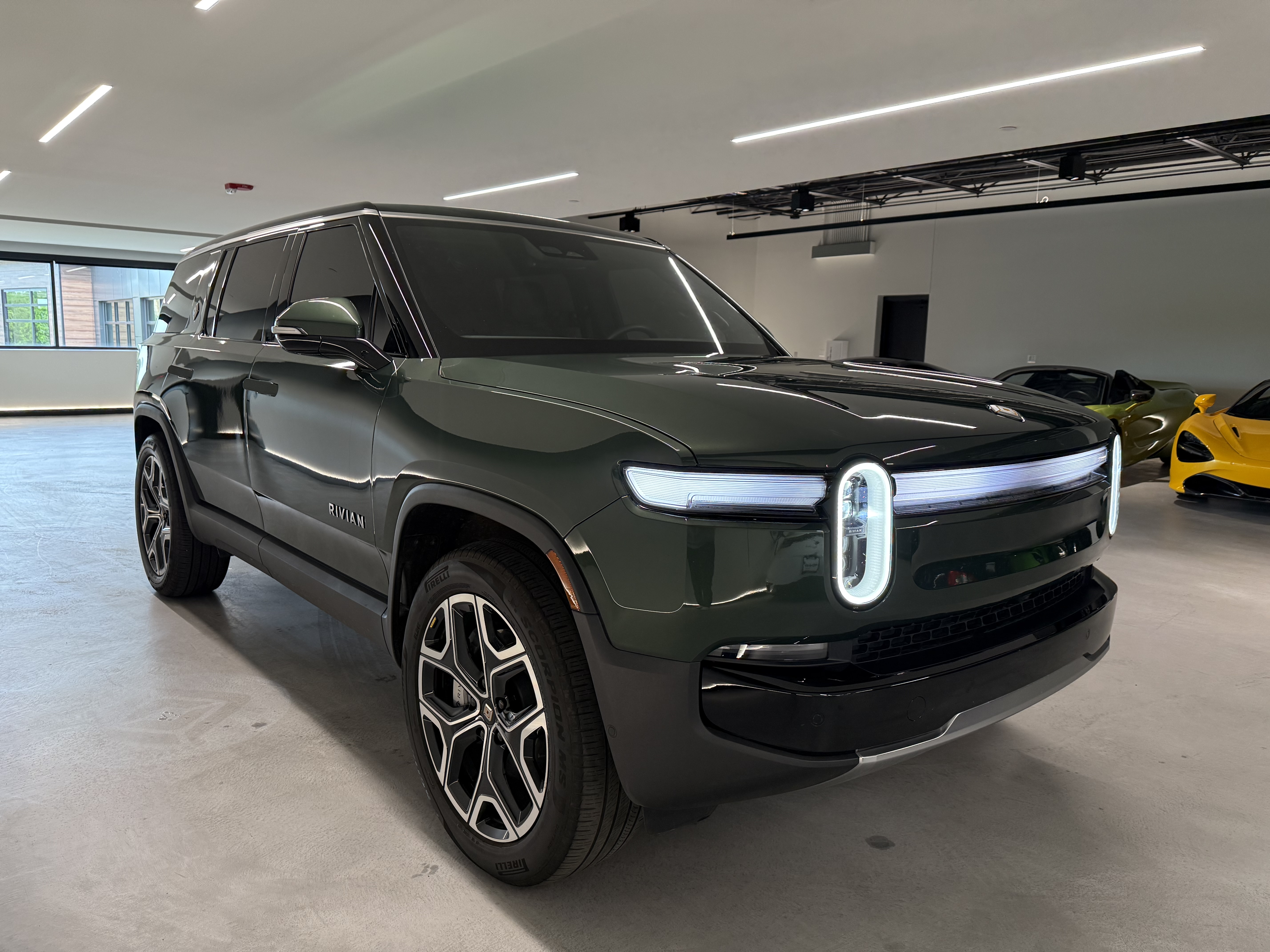 View vehicle photo 6