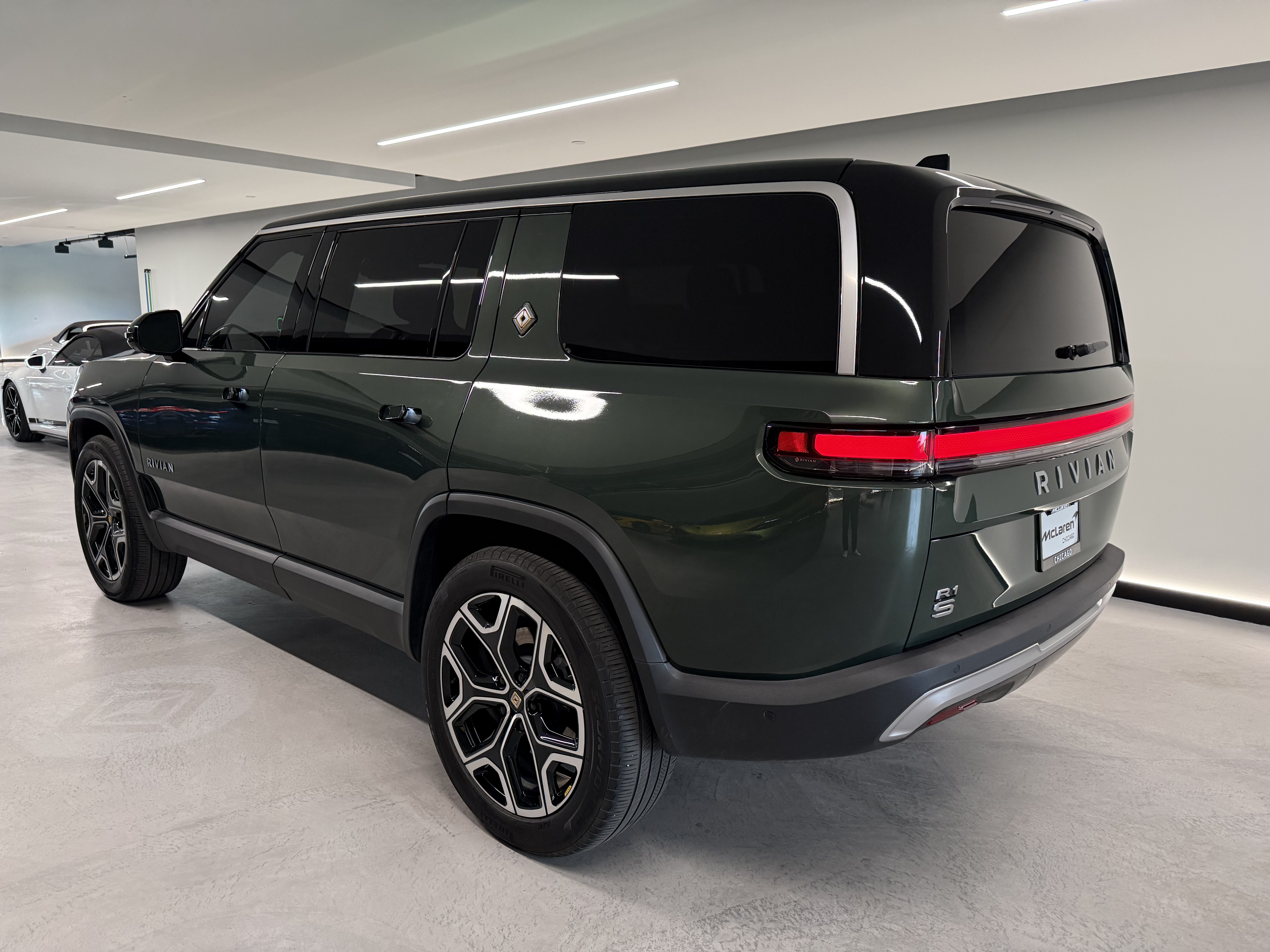 View vehicle photo 3