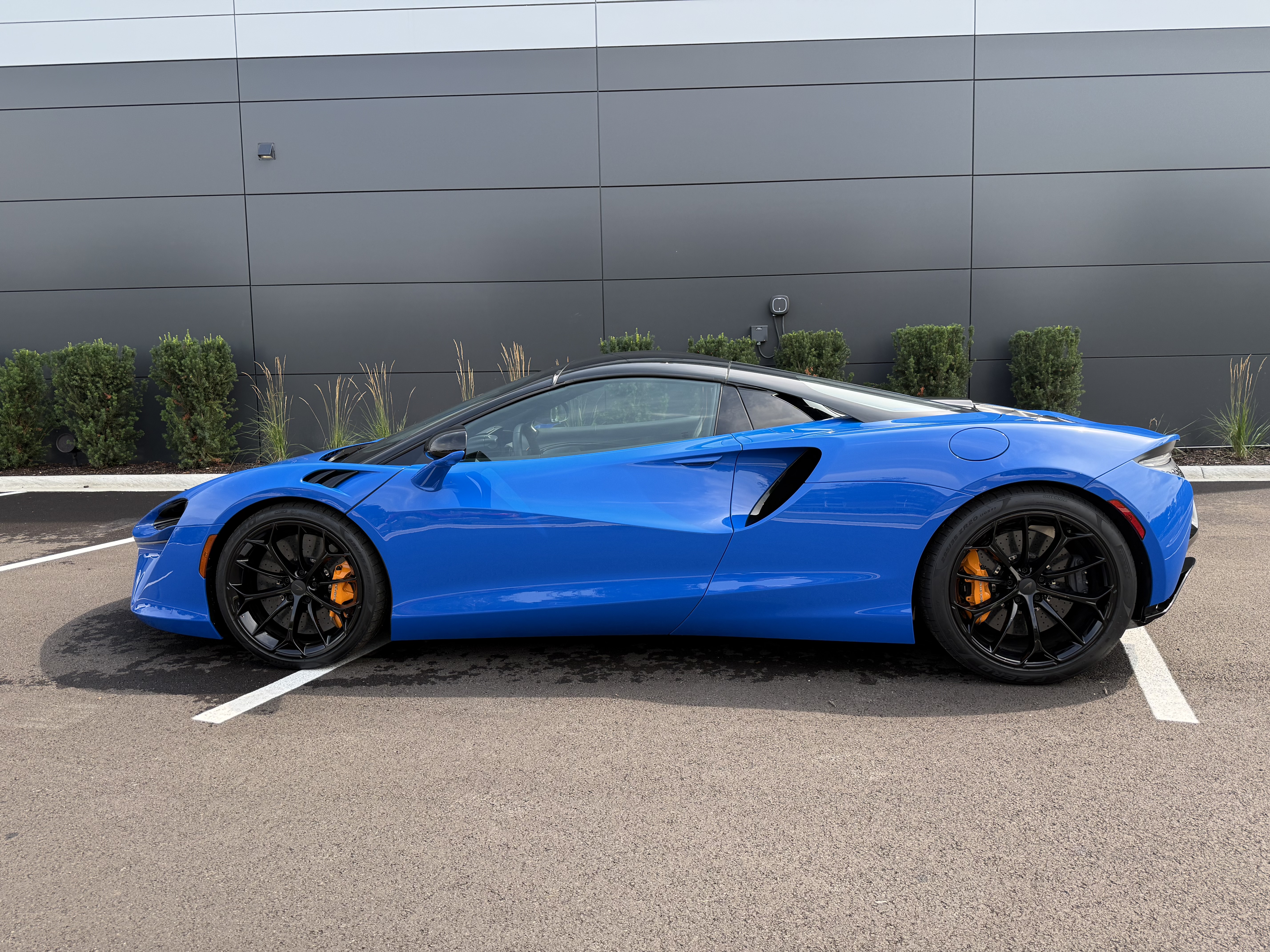  2025 McLaren Artura RWD   