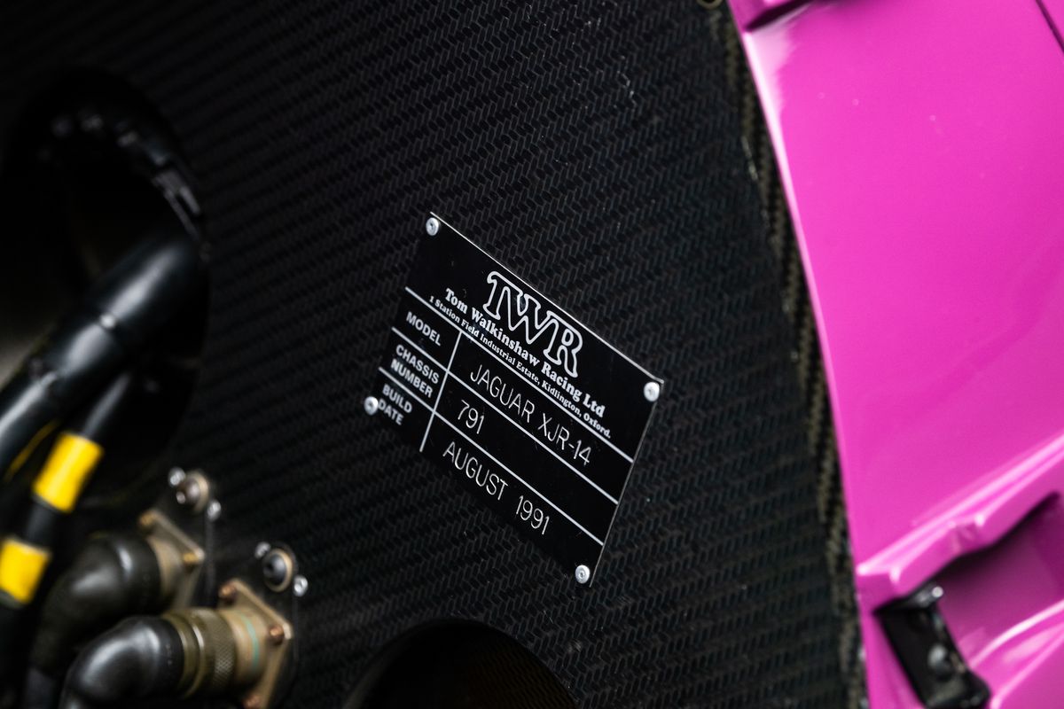 gallery/8/images/404b163a-2d95-4d42-ab8d-81ad29e671fa/171dsc_4013-1991-jaguar-xjr-14-silk-cut-webres-.jpg