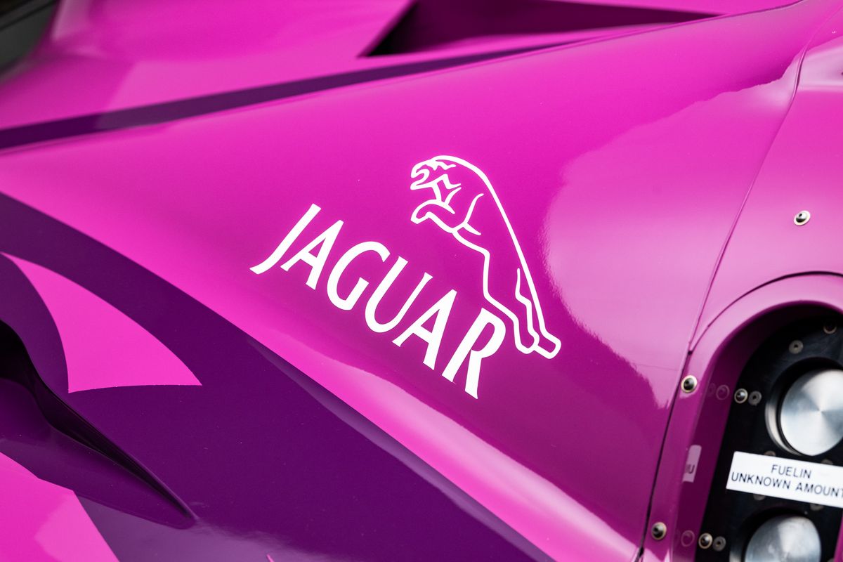 gallery/8/images/44b7f372-1ed6-4aa5-982d-2c1562524a9f/36dsc_3728-1991-jaguar-xjr-14-silk-cut-webres-.jpg