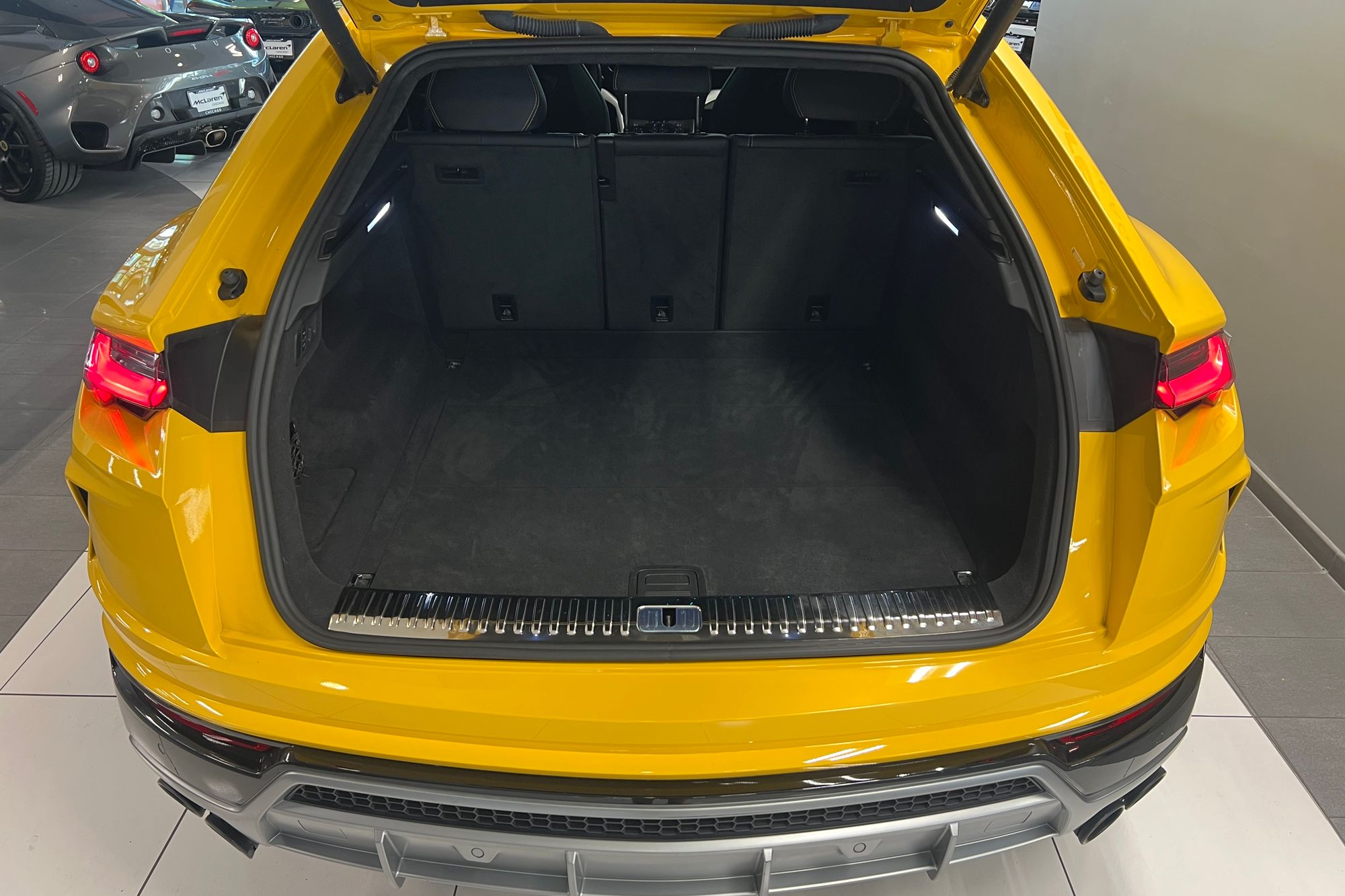 2020 Lamborghini Urus Base for sale