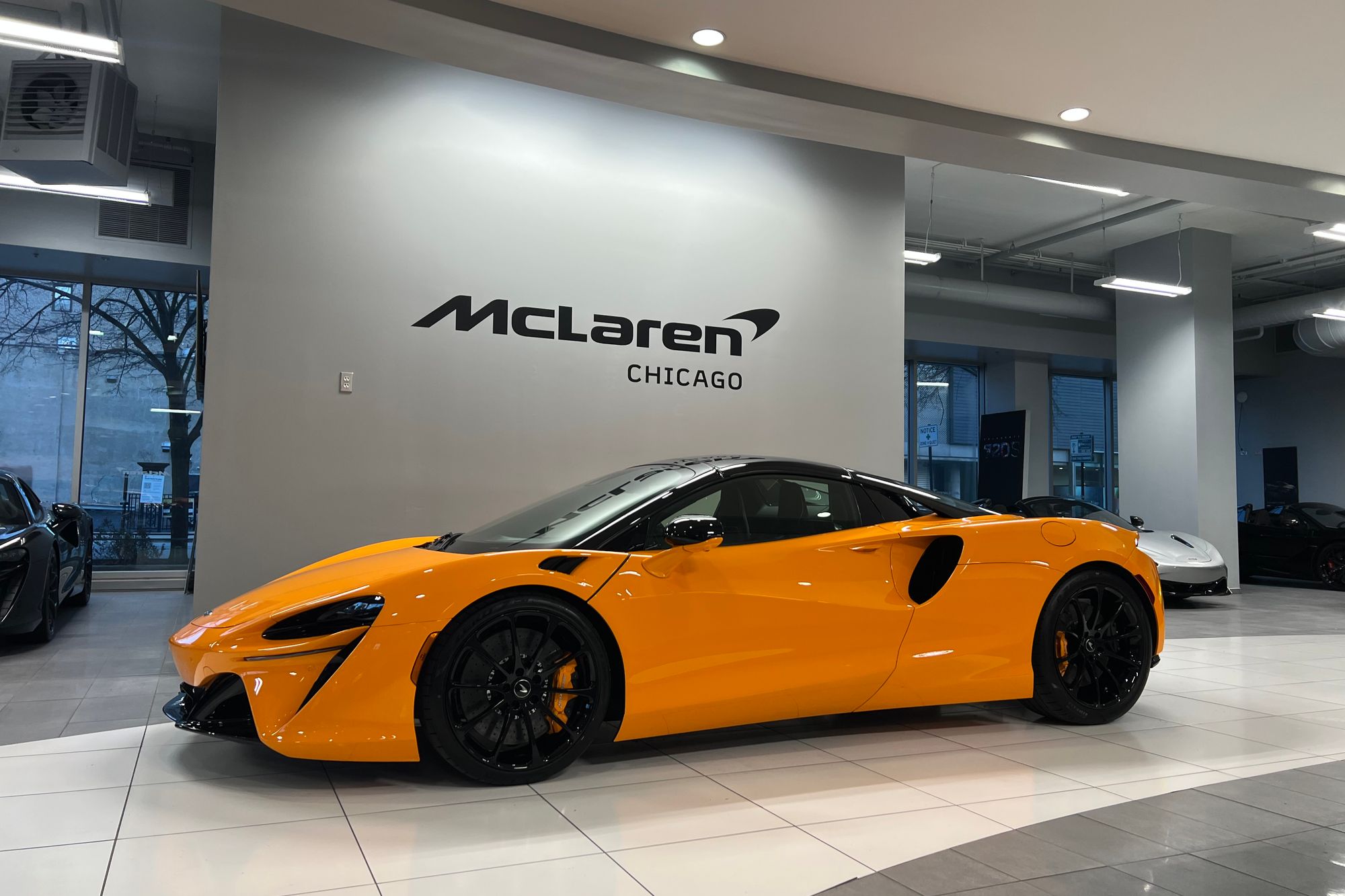 2026 McLaren Artura's photo