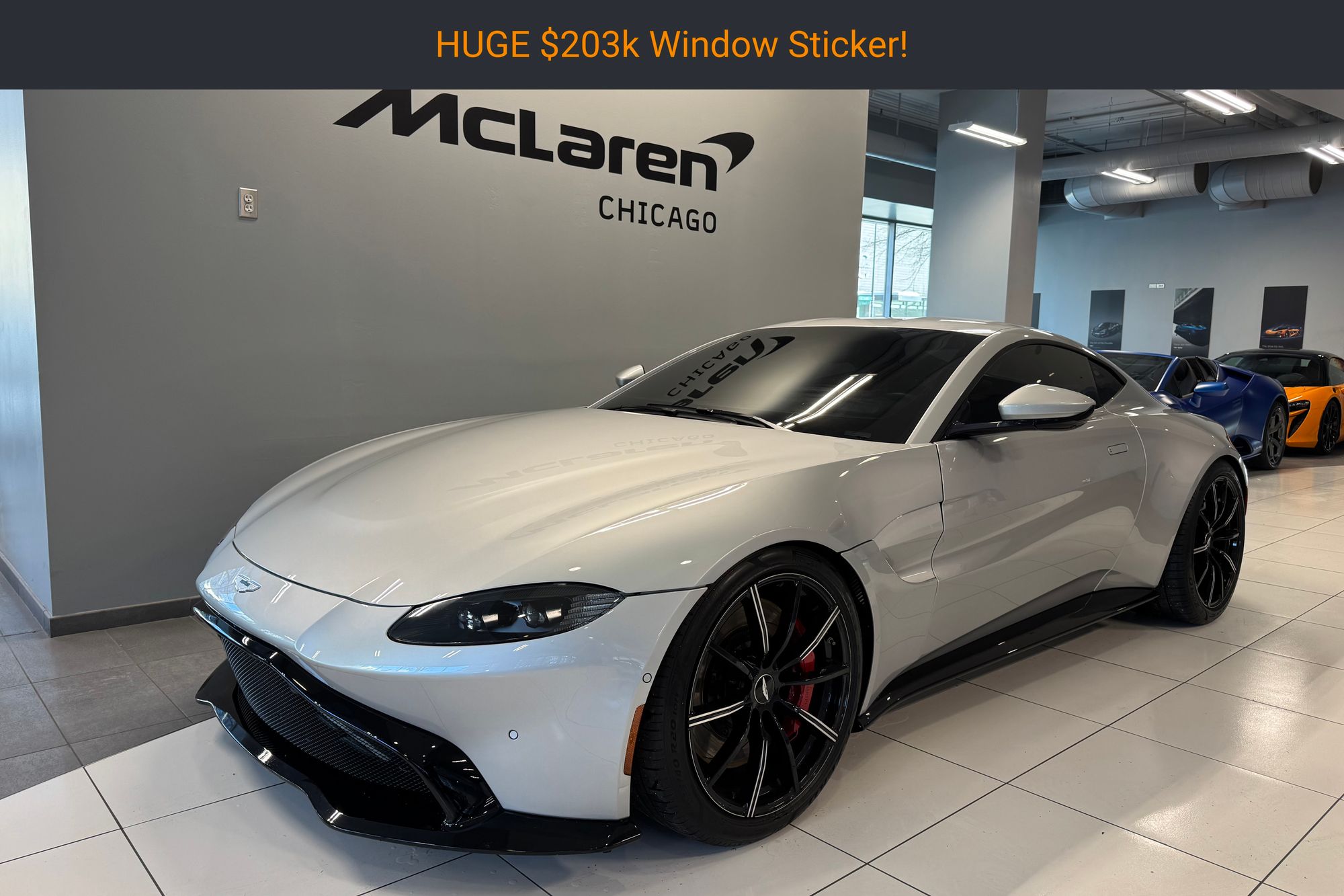 2020 Aston Martin Vantage Base's photo