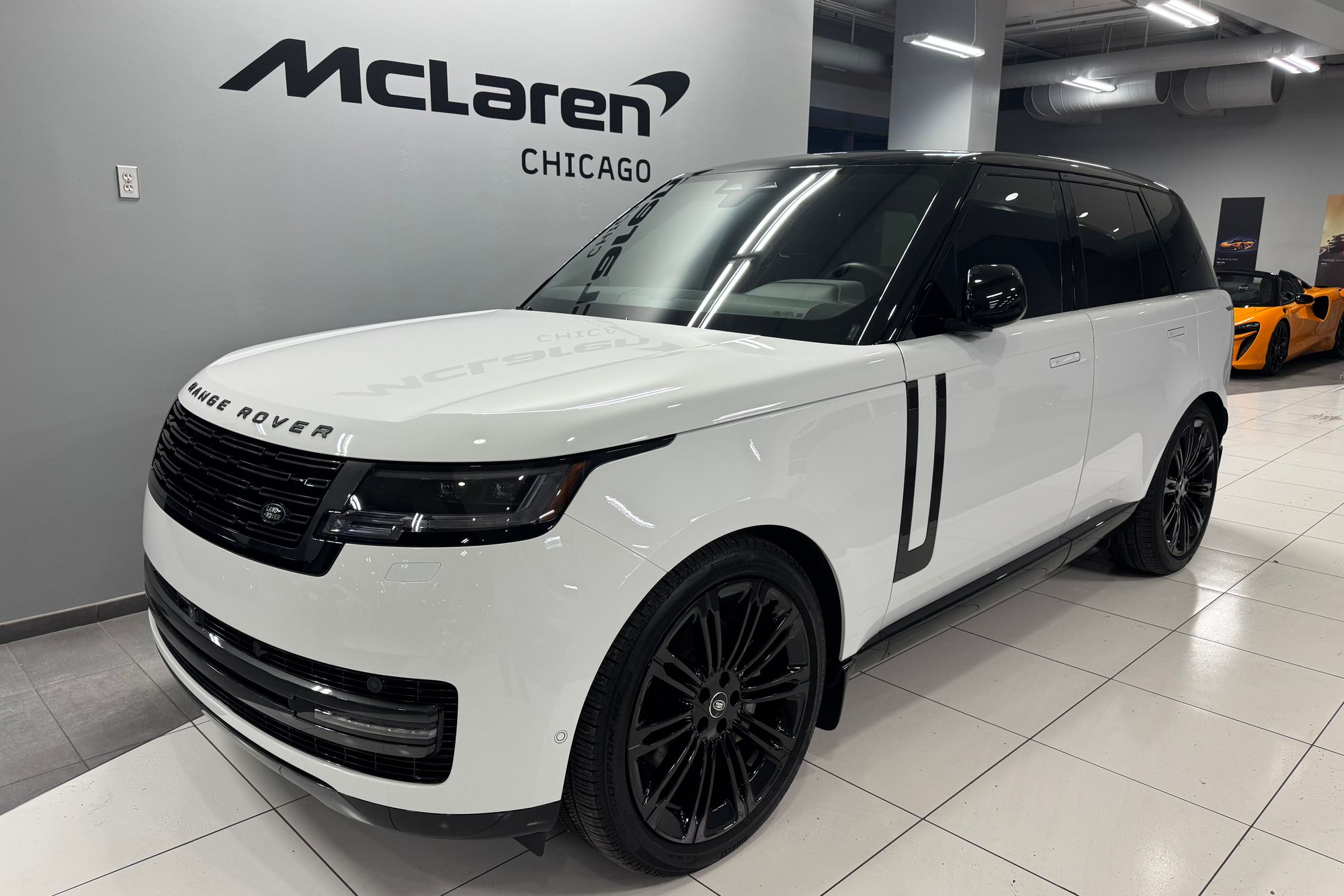 2025 Land Rover Range Rover SE's photo