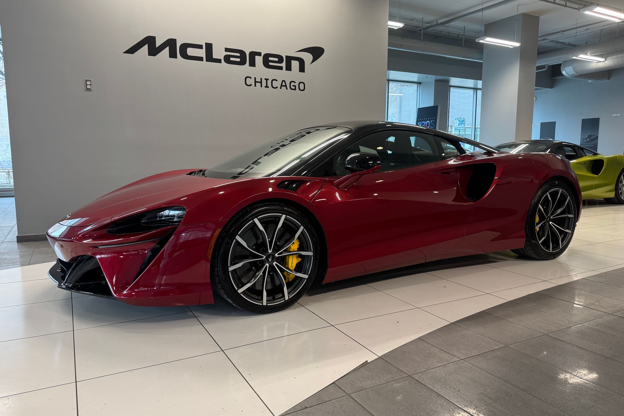 2023 McLaren Artura's photo