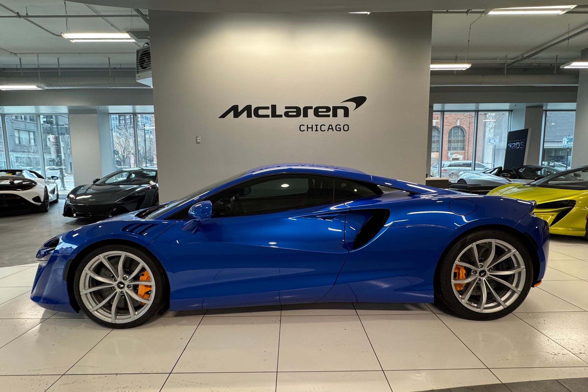 新品　ESSENCE 6'6 ミッドレングス オーシャンブルー 2023 McLaren Artura Vision Previously Sold | McLaren Chicago