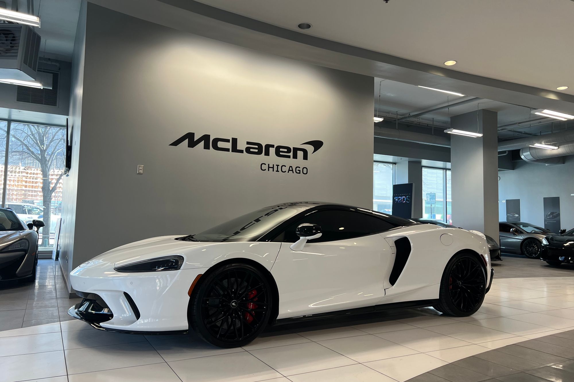 2023 McLaren GT Base