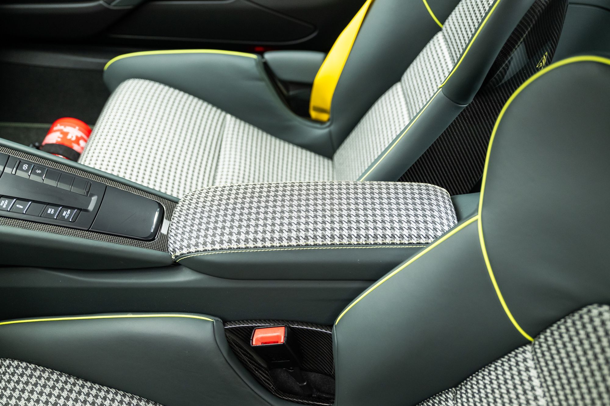 2018 Porsche 911 GT2 RS - Photo 24