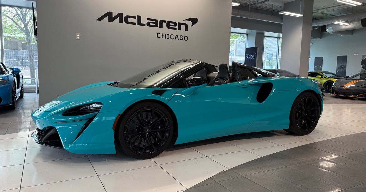 2025 McLaren Artura TechLux Spider Previously Sold | McLaren Chicago