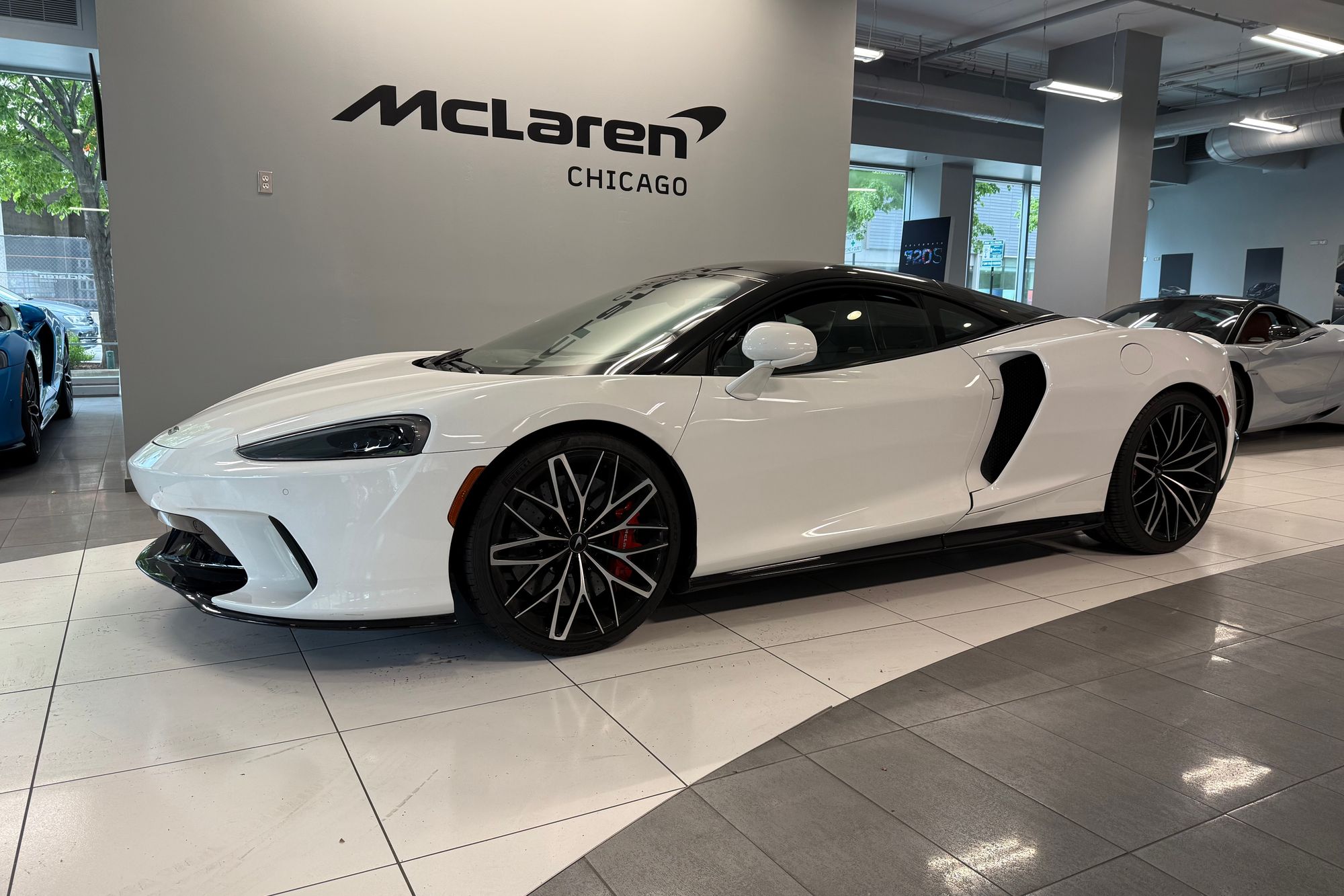 2023 McLaren GT -'s photo