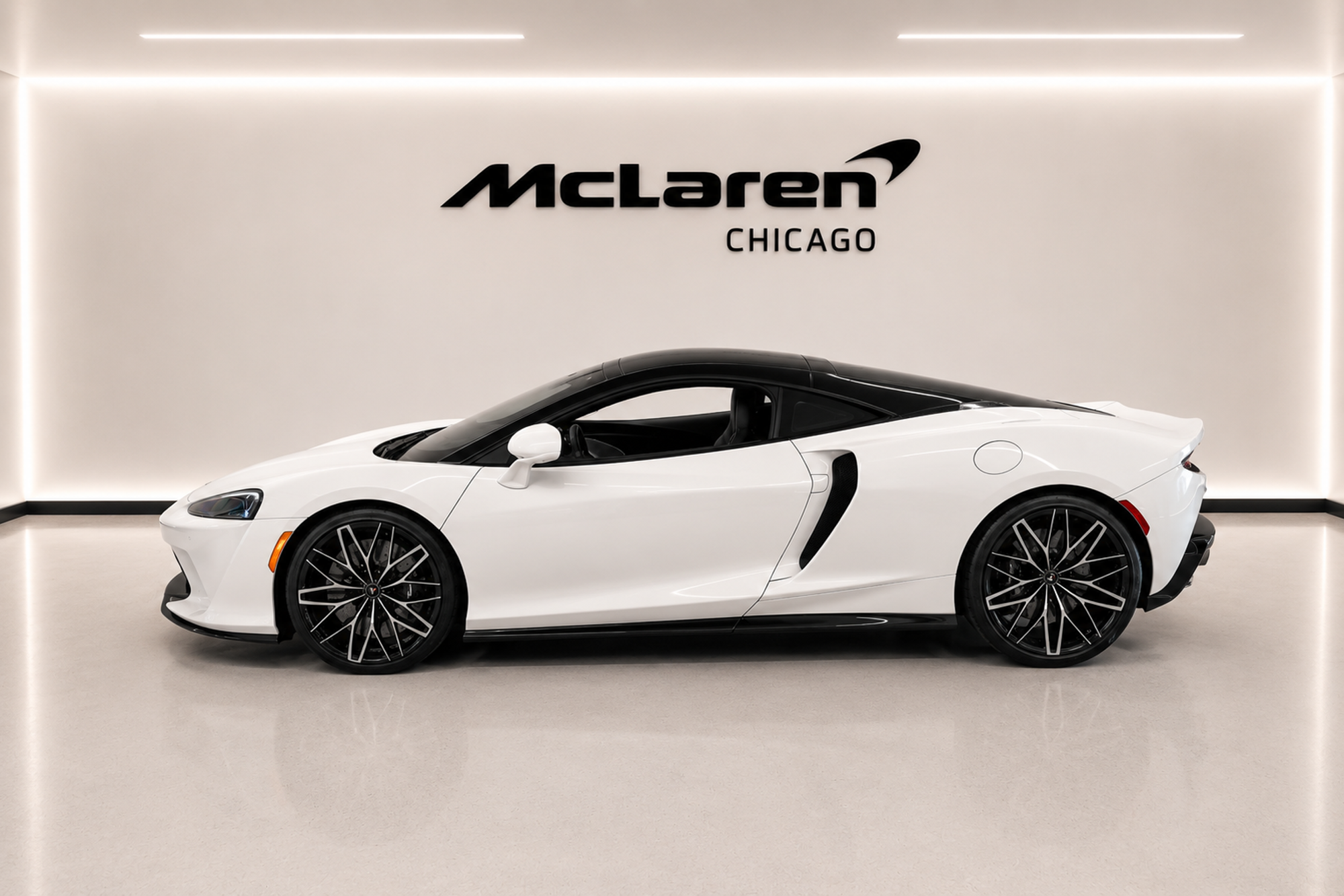 2023 McLaren GT -'s photo