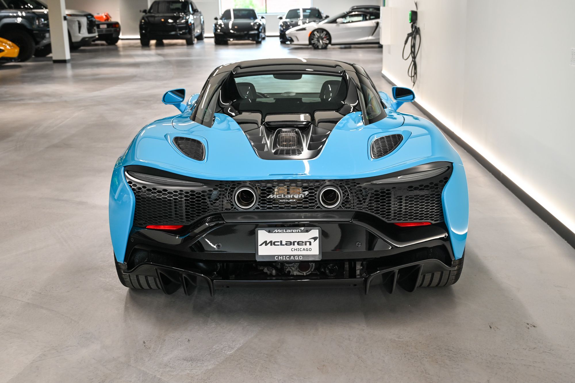 2026 McLaren Artura - Photo 11