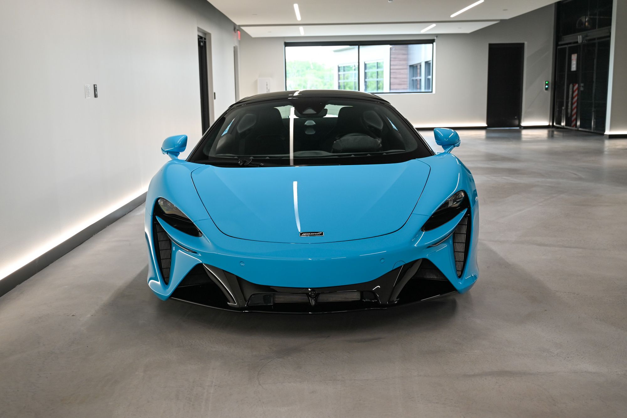 2026 McLaren Artura - Photo 5