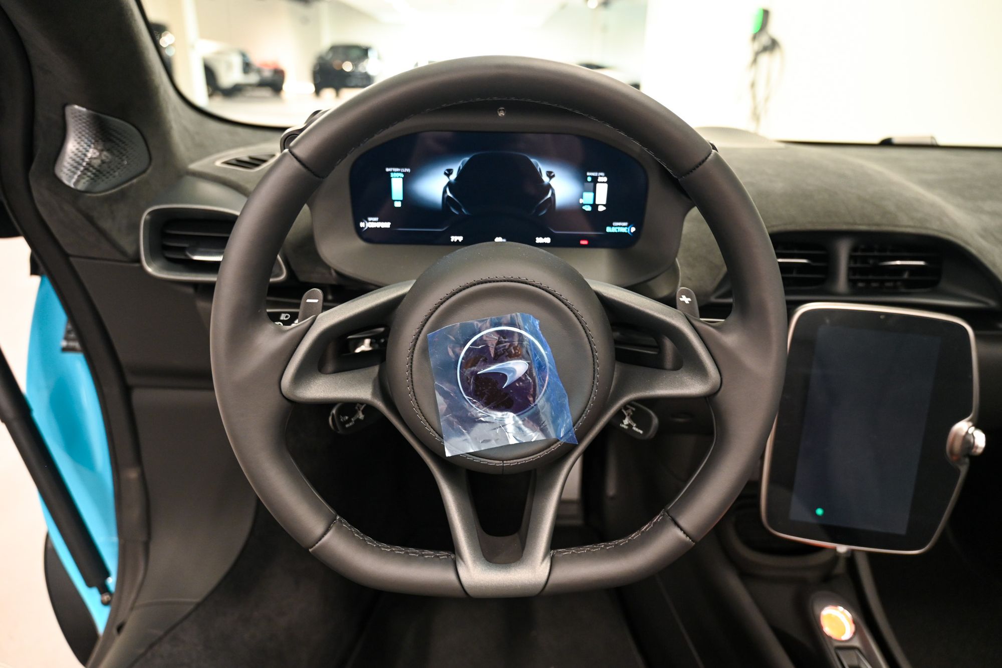 2026 McLaren Artura - Photo 17