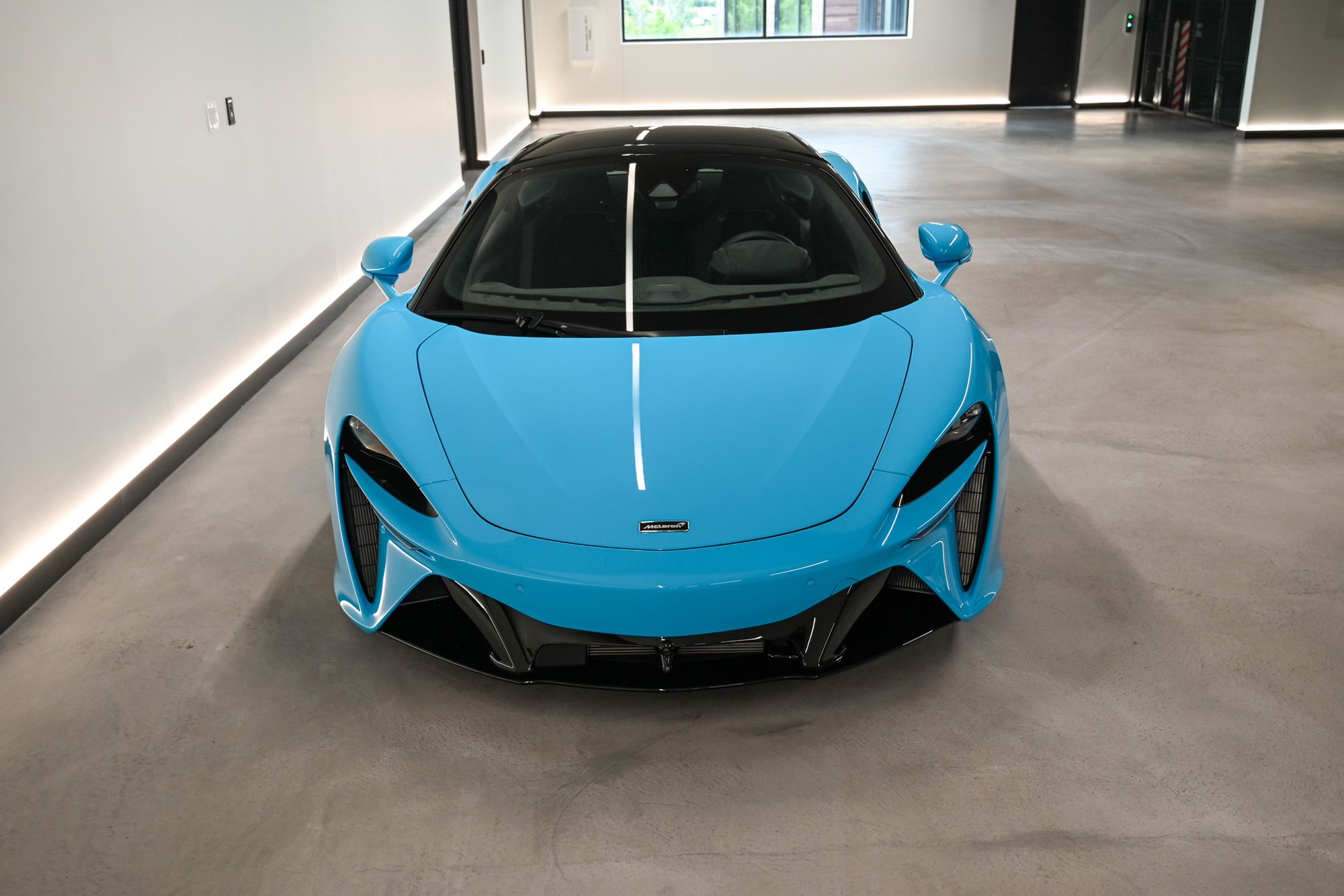 2026 McLaren Artura - Photo 4