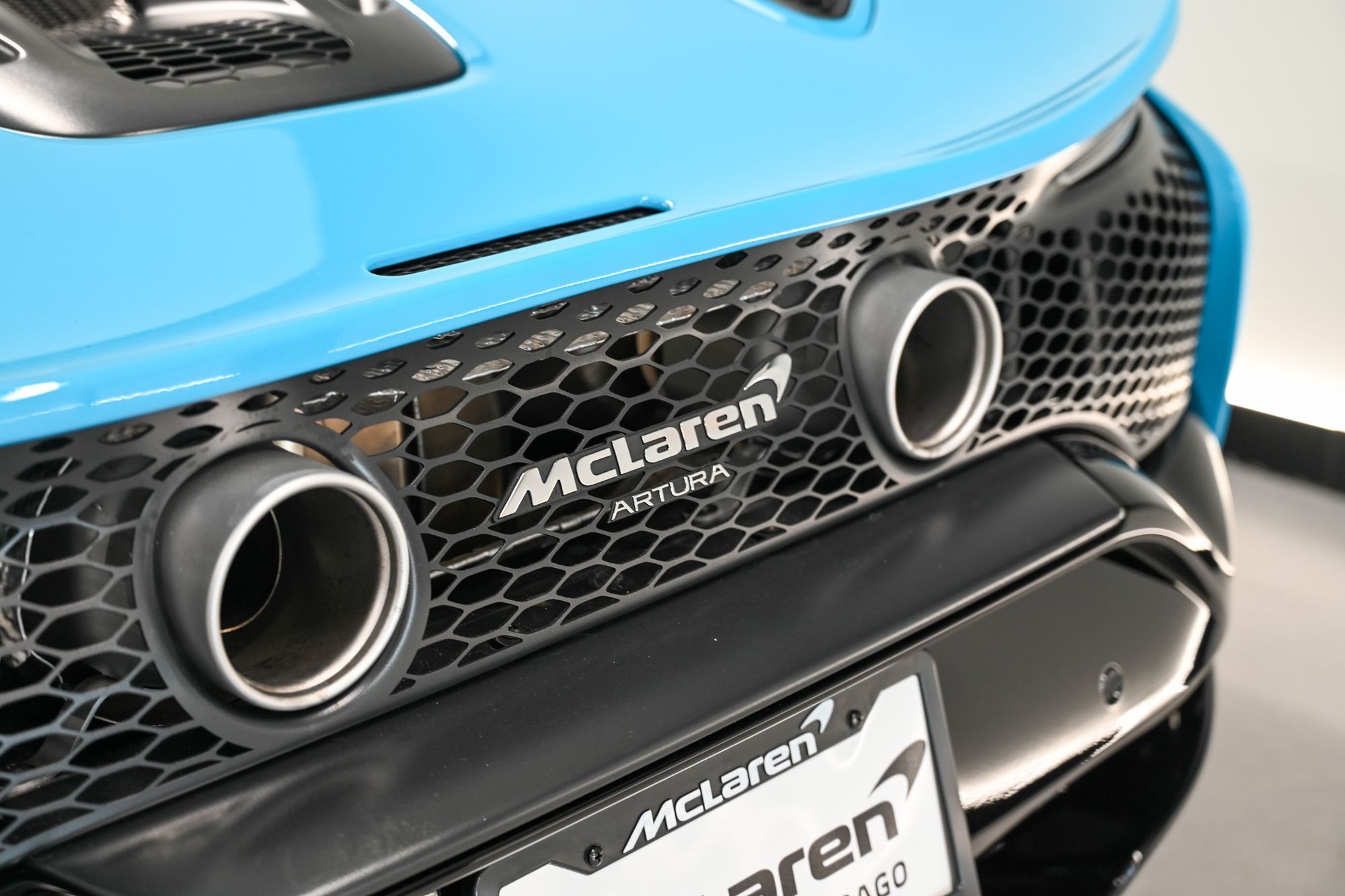 2026 McLaren Artura - Photo 12