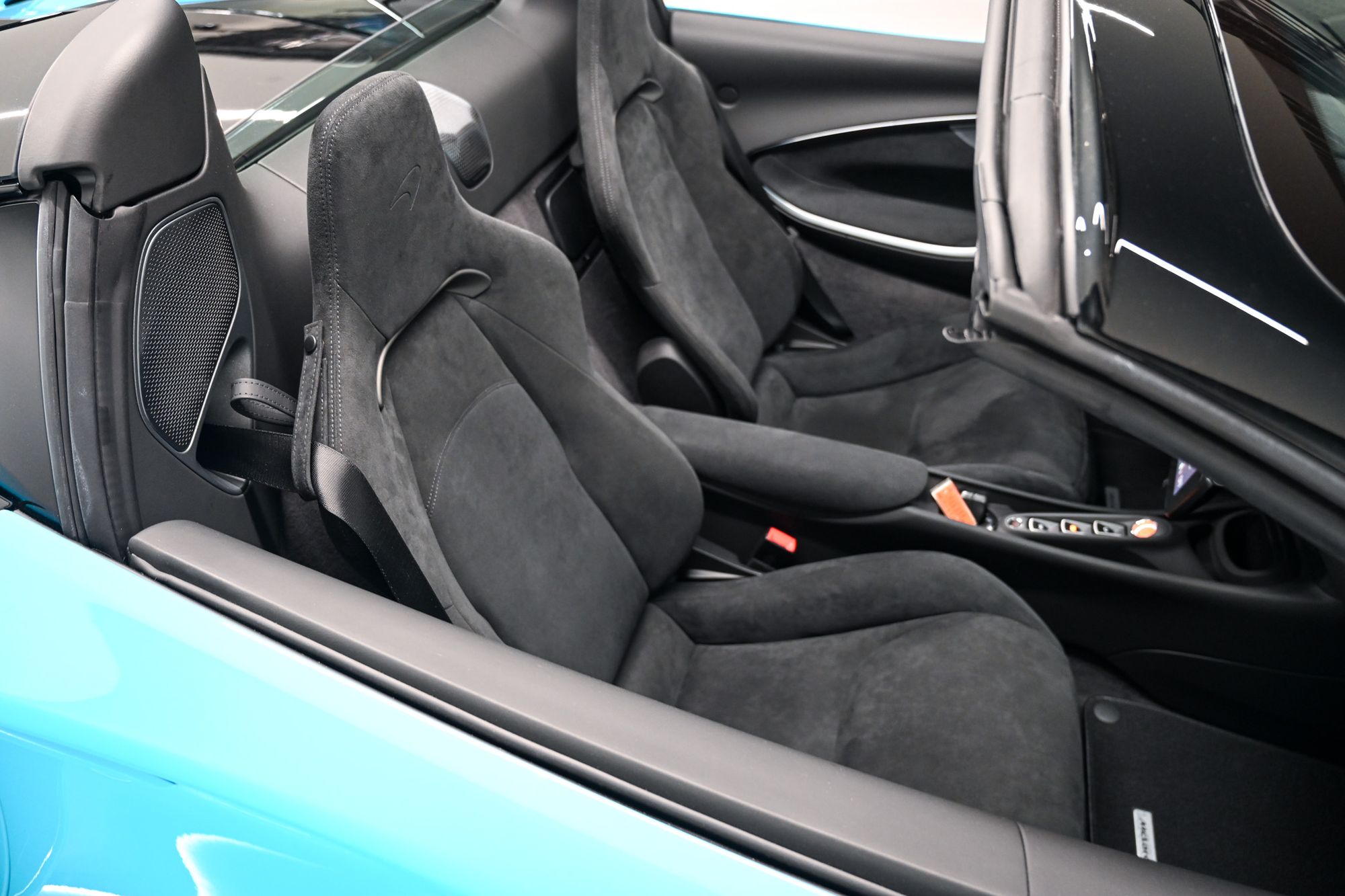 2026 McLaren Artura - Photo 22