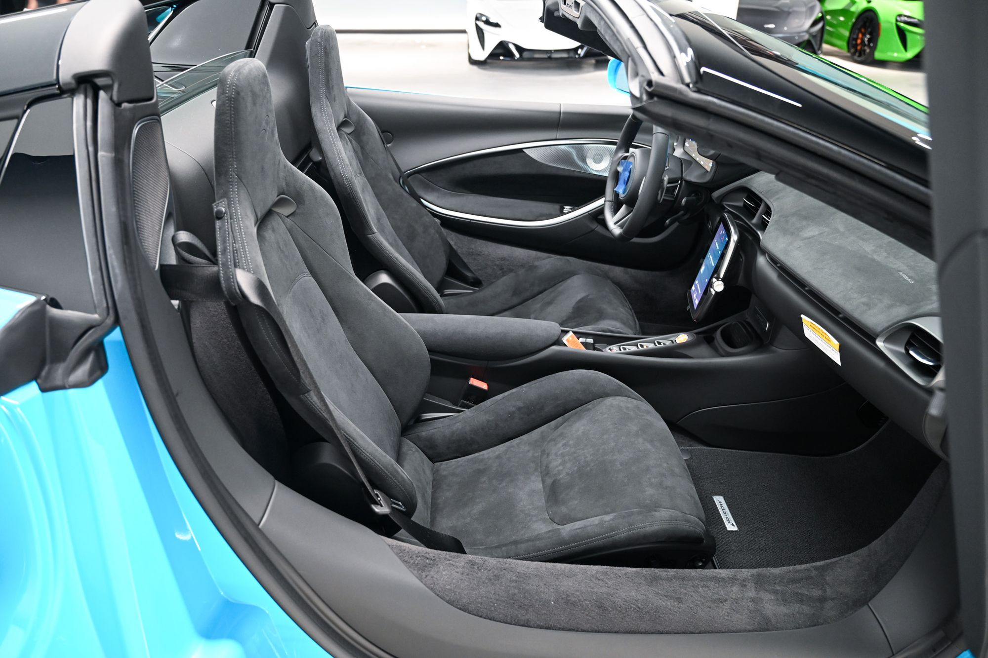 2026 McLaren Artura - Photo 21
