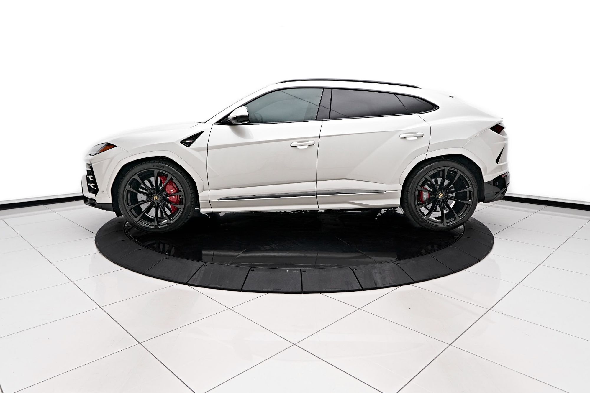 2022 Lamborghini Urus 4.0 V8's photo
