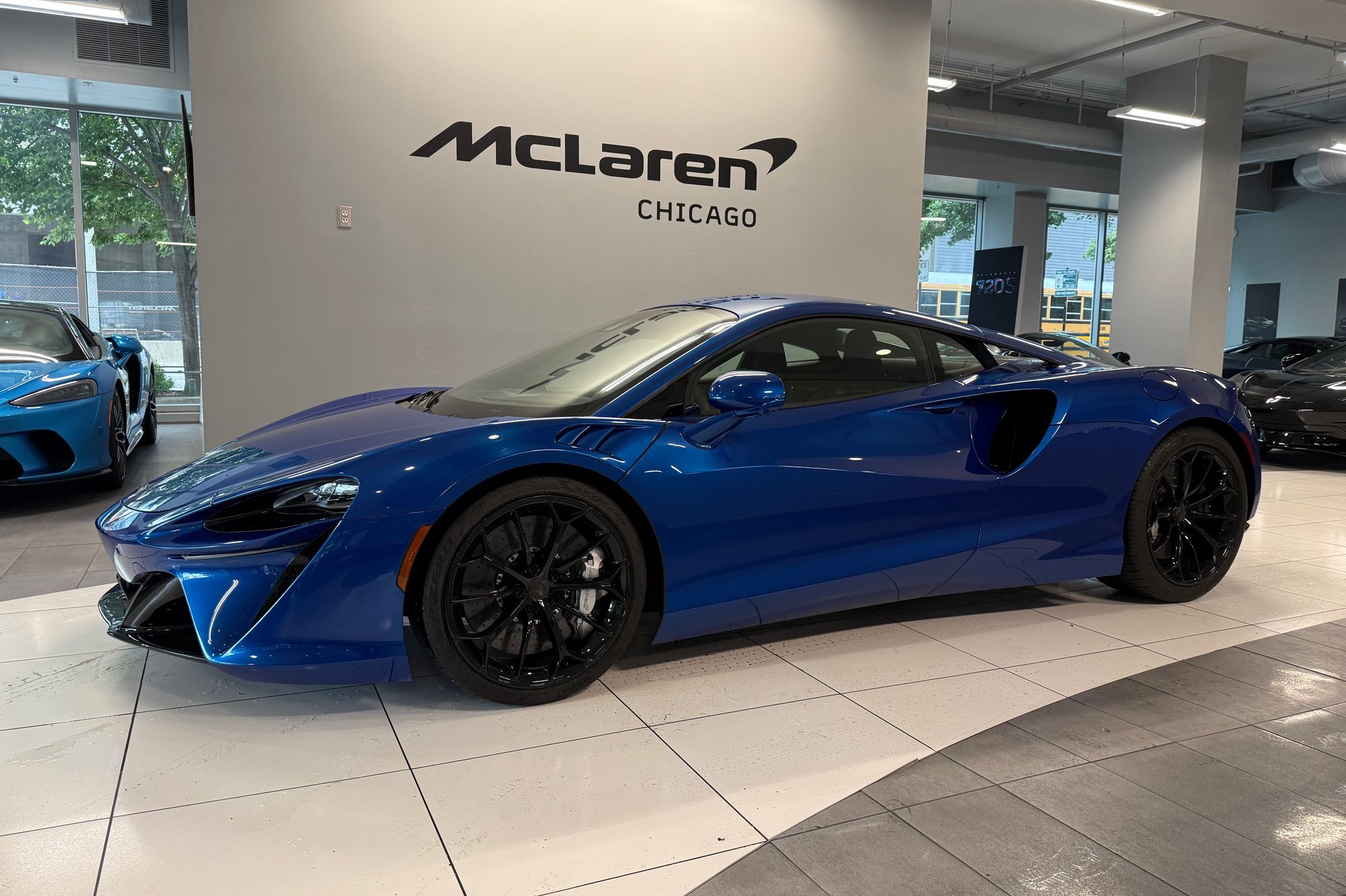 2025 McLaren Artura 3.0 Performance's photo