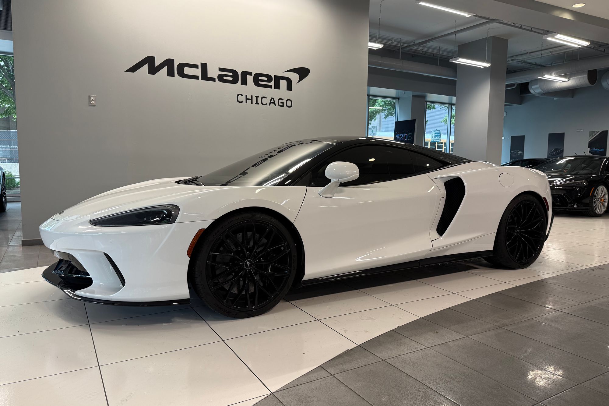 2023 McLaren GT -'s photo
