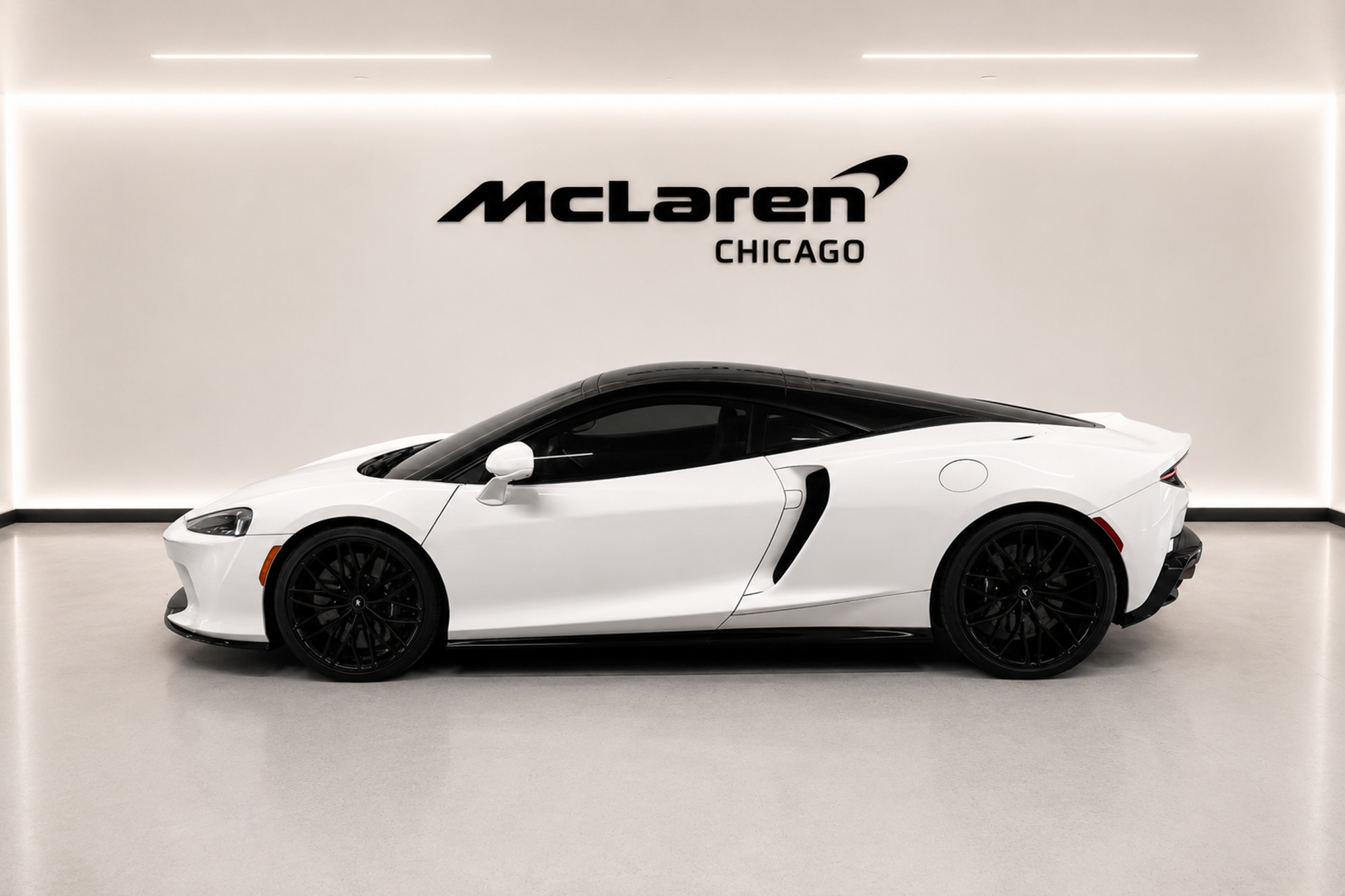2023 McLaren GT -'s photo