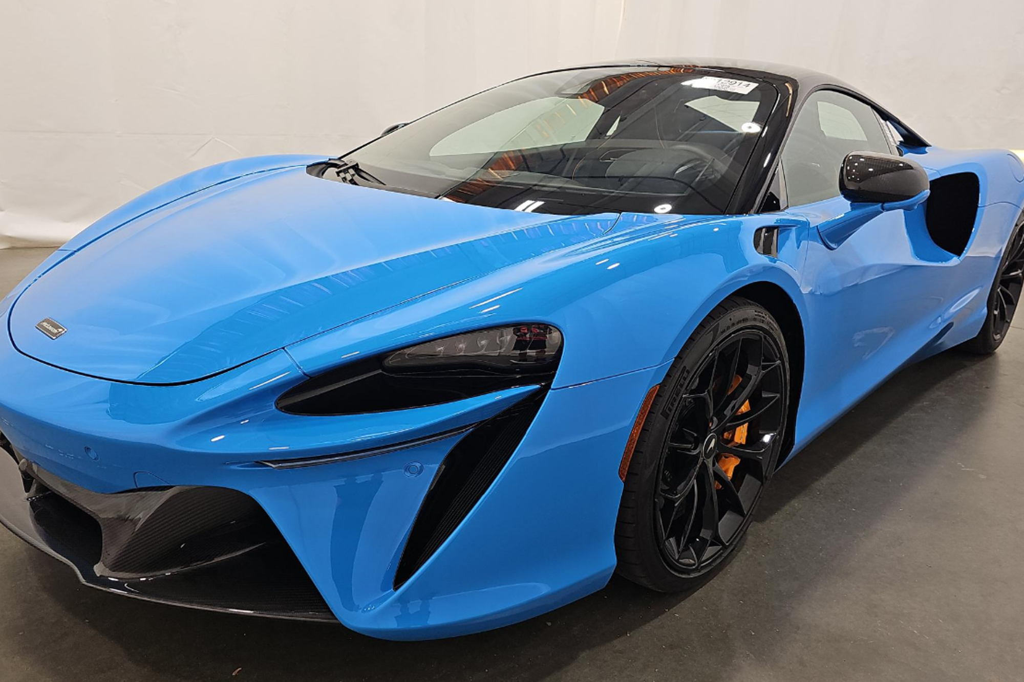 2024 McLaren Artura's photo
