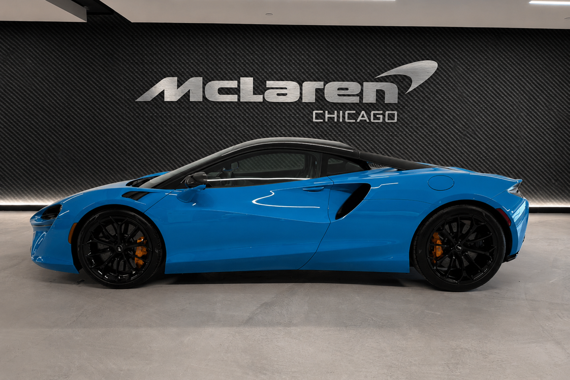 2024 McLaren Artura's photo