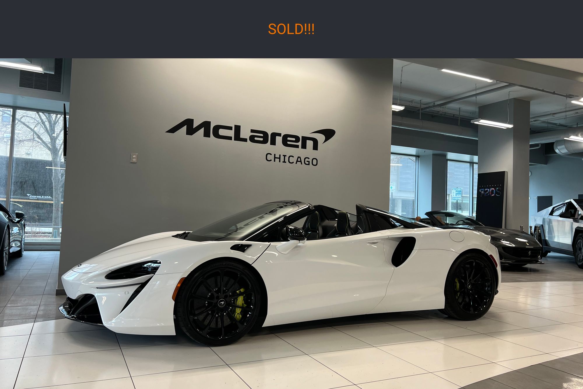 2025 McLaren Artura's photo