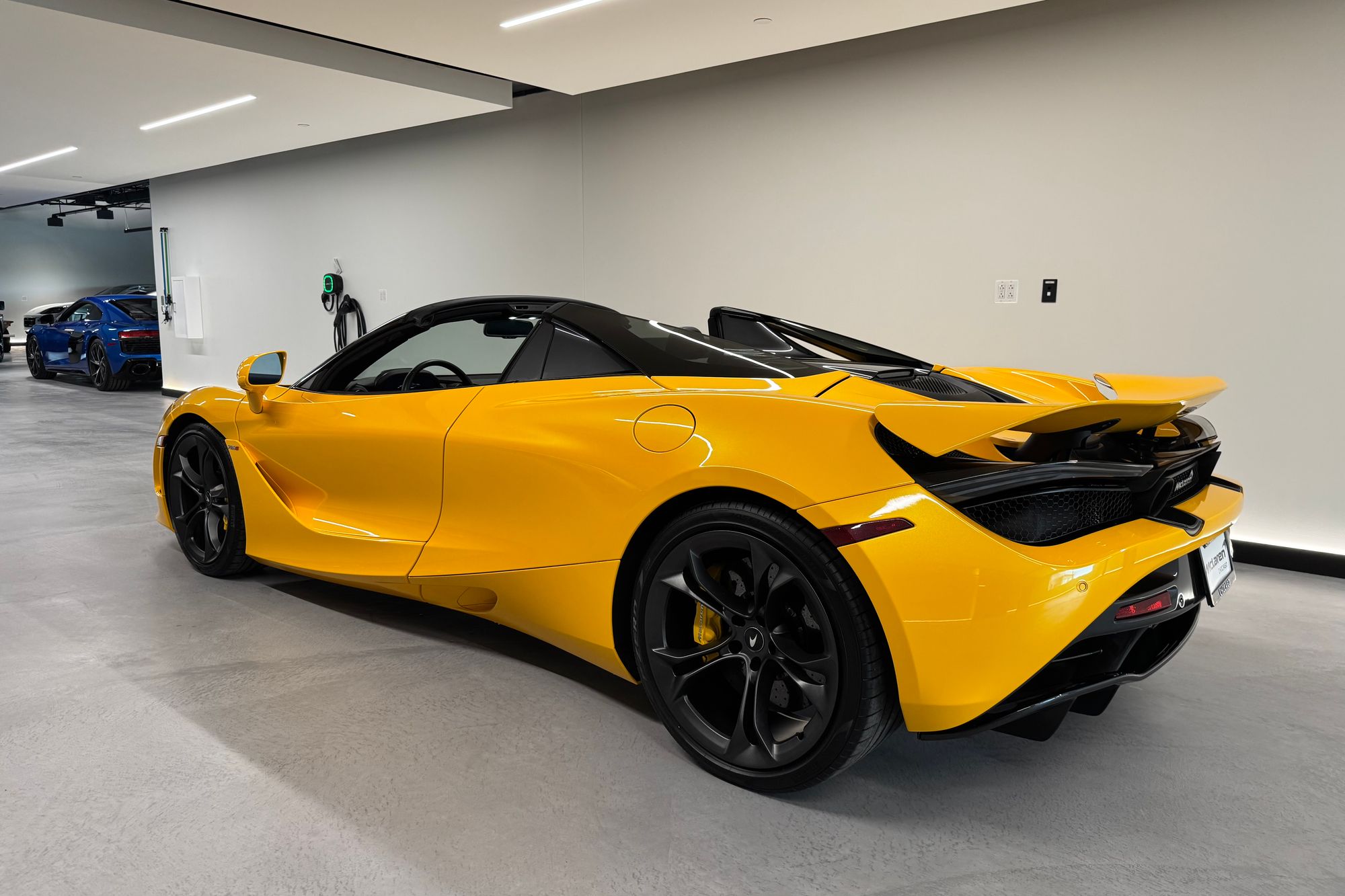 2022 McLaren 720S Luxury - Photo 18