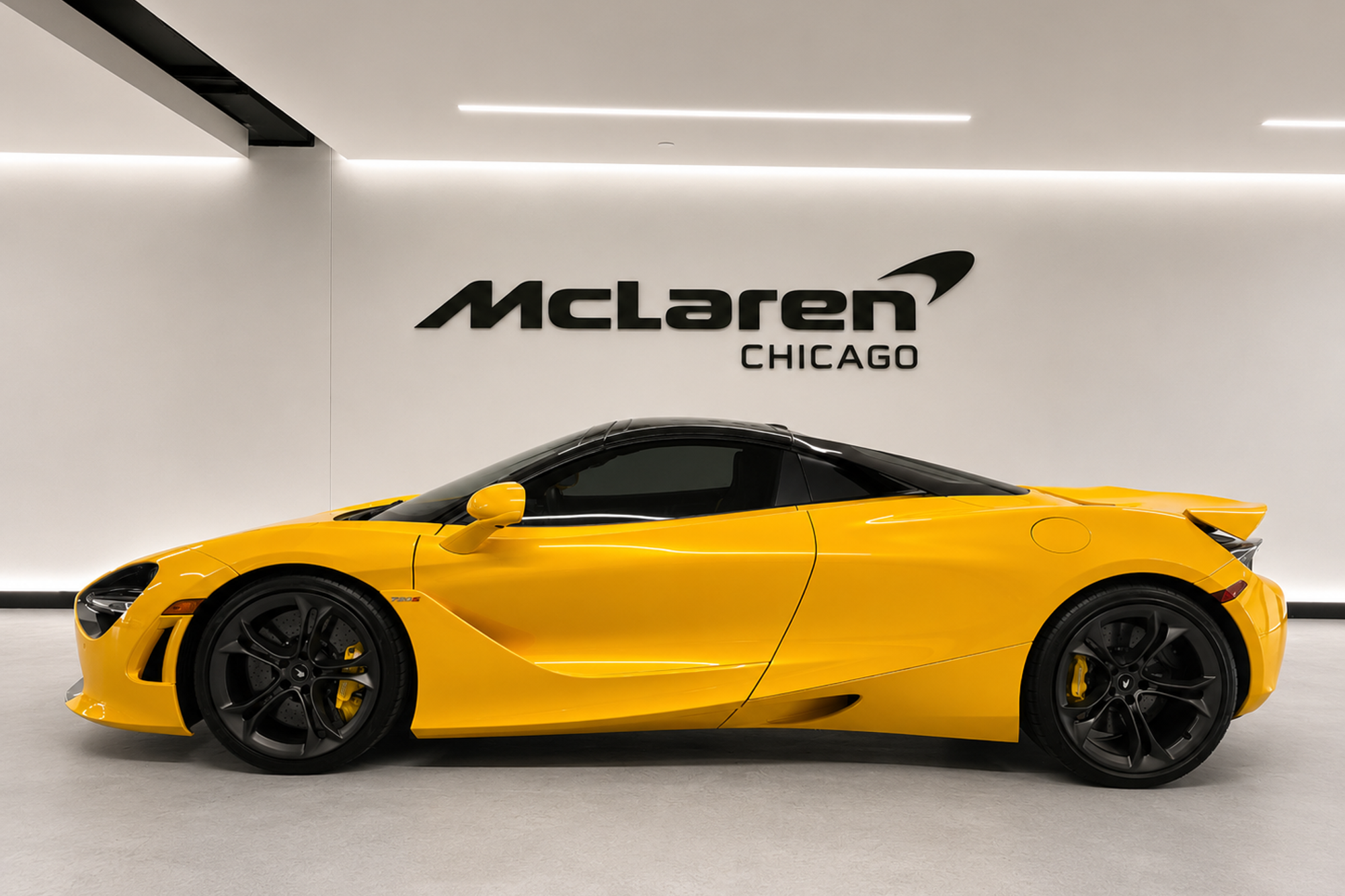 2022 McLaren 720S's photo