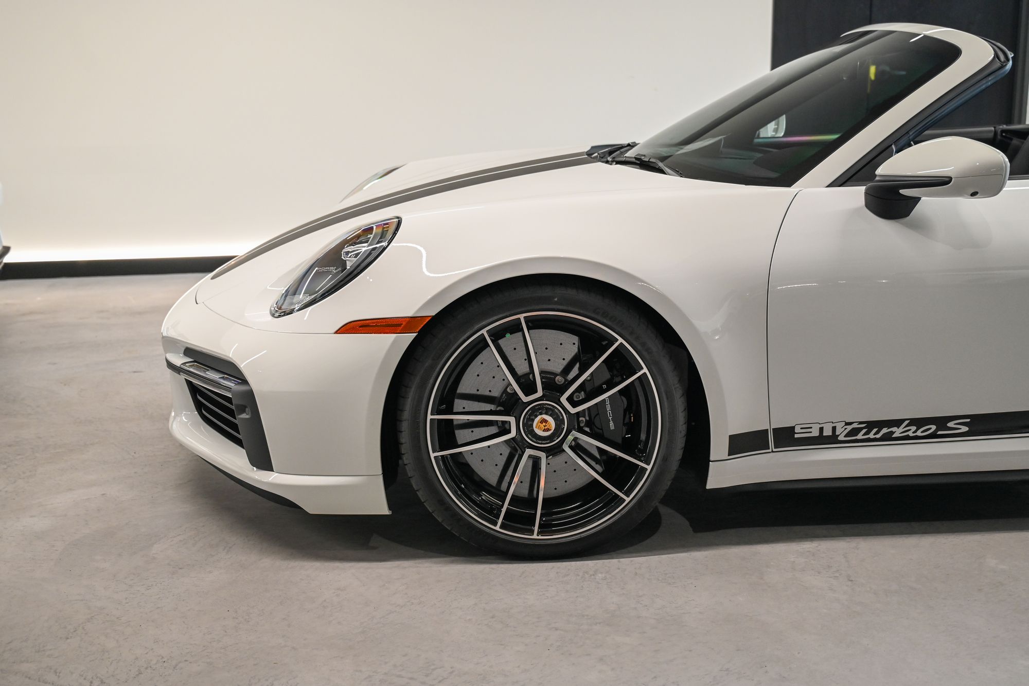 2025 Porsche 911 Turbo S - Photo 7