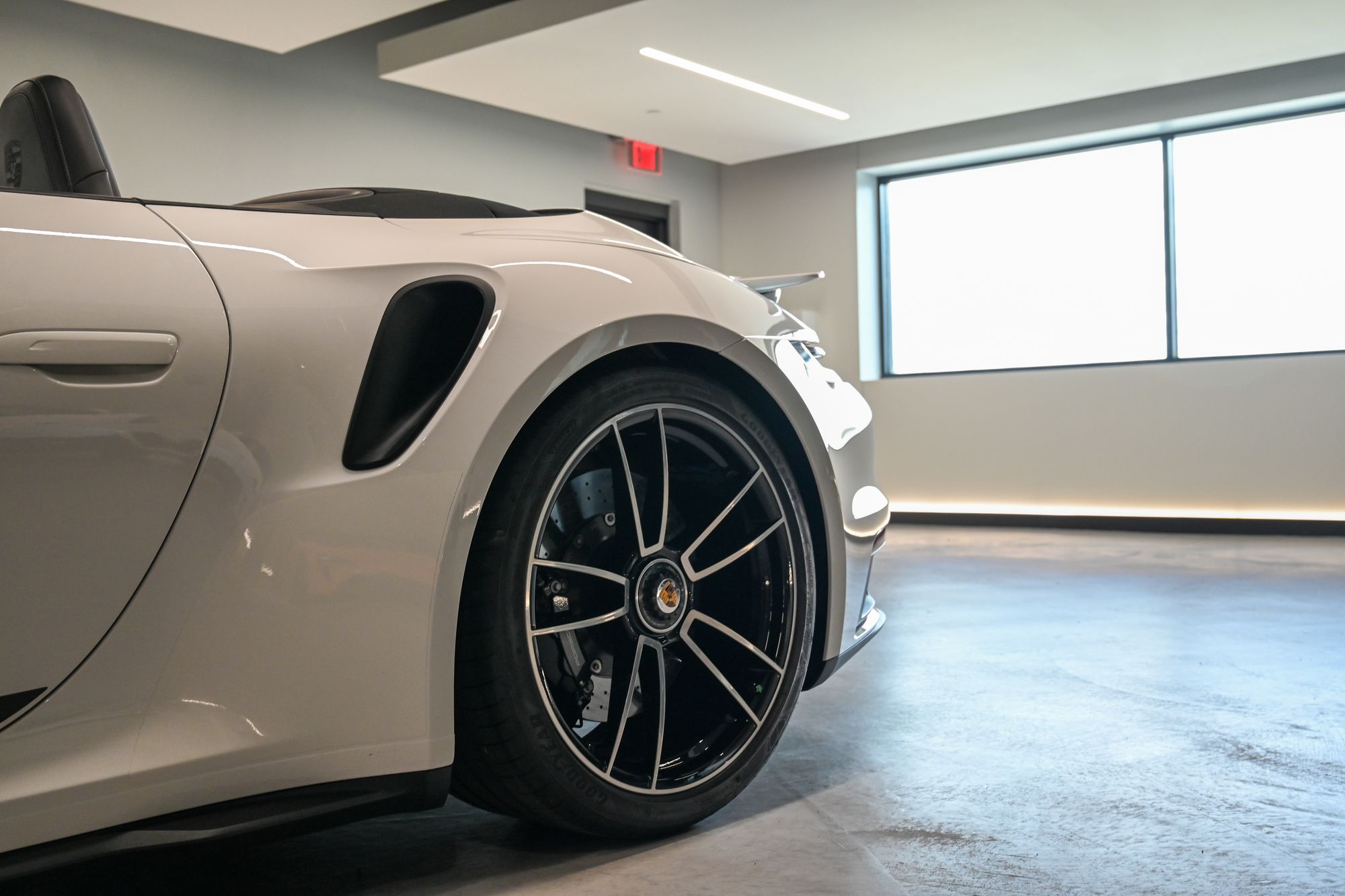 2025 Porsche 911 Turbo S - Photo 10