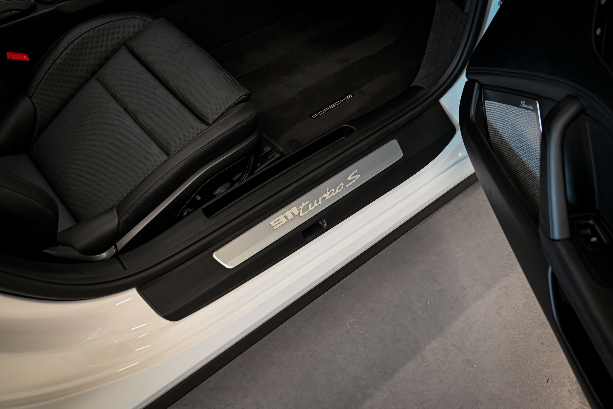 2025 Porsche 911 Turbo S - Photo 23