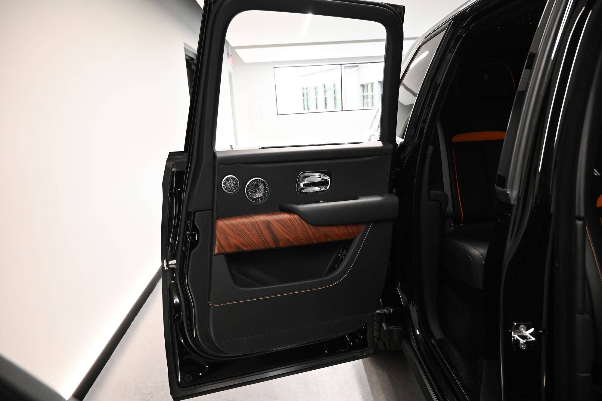 2021 Rolls-Royce Cullinan Base - Photo 26