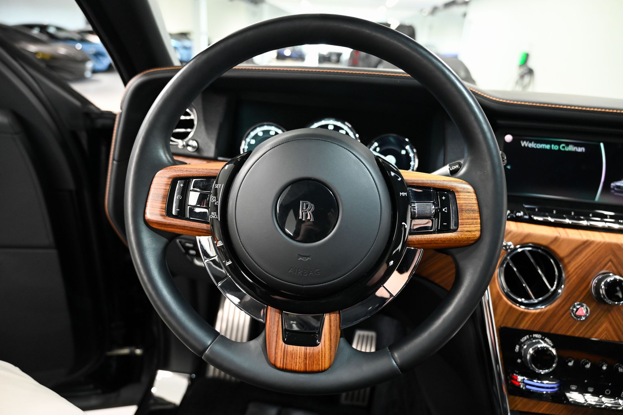 2021 Rolls-Royce Cullinan Base - Photo 16