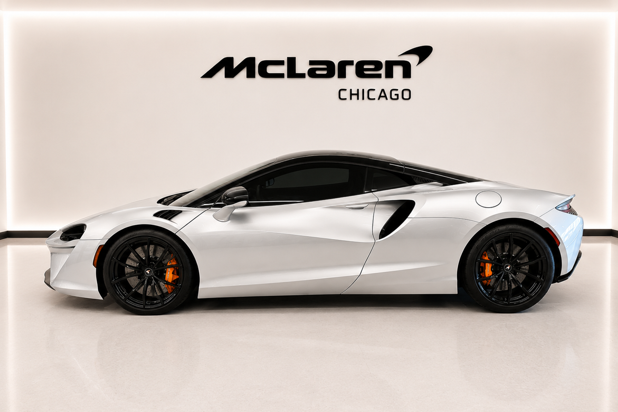 2023 McLaren Artura's photo