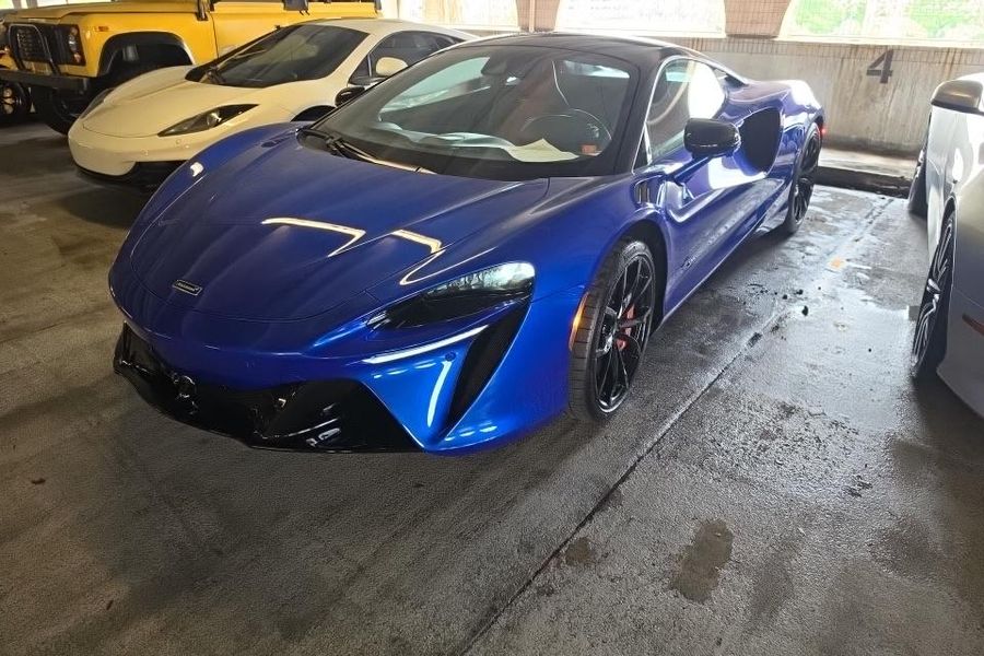 2023 McLaren Artura for sale