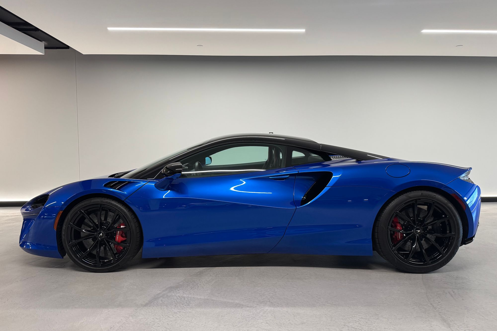 2023 McLaren Artura 3.0 Techlux's photo