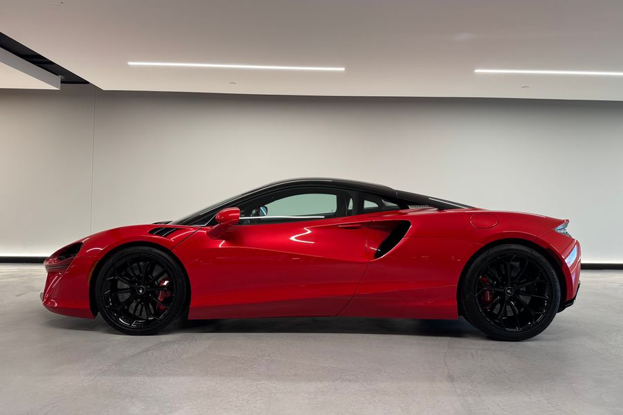 2023 McLaren Artura Performance for sale