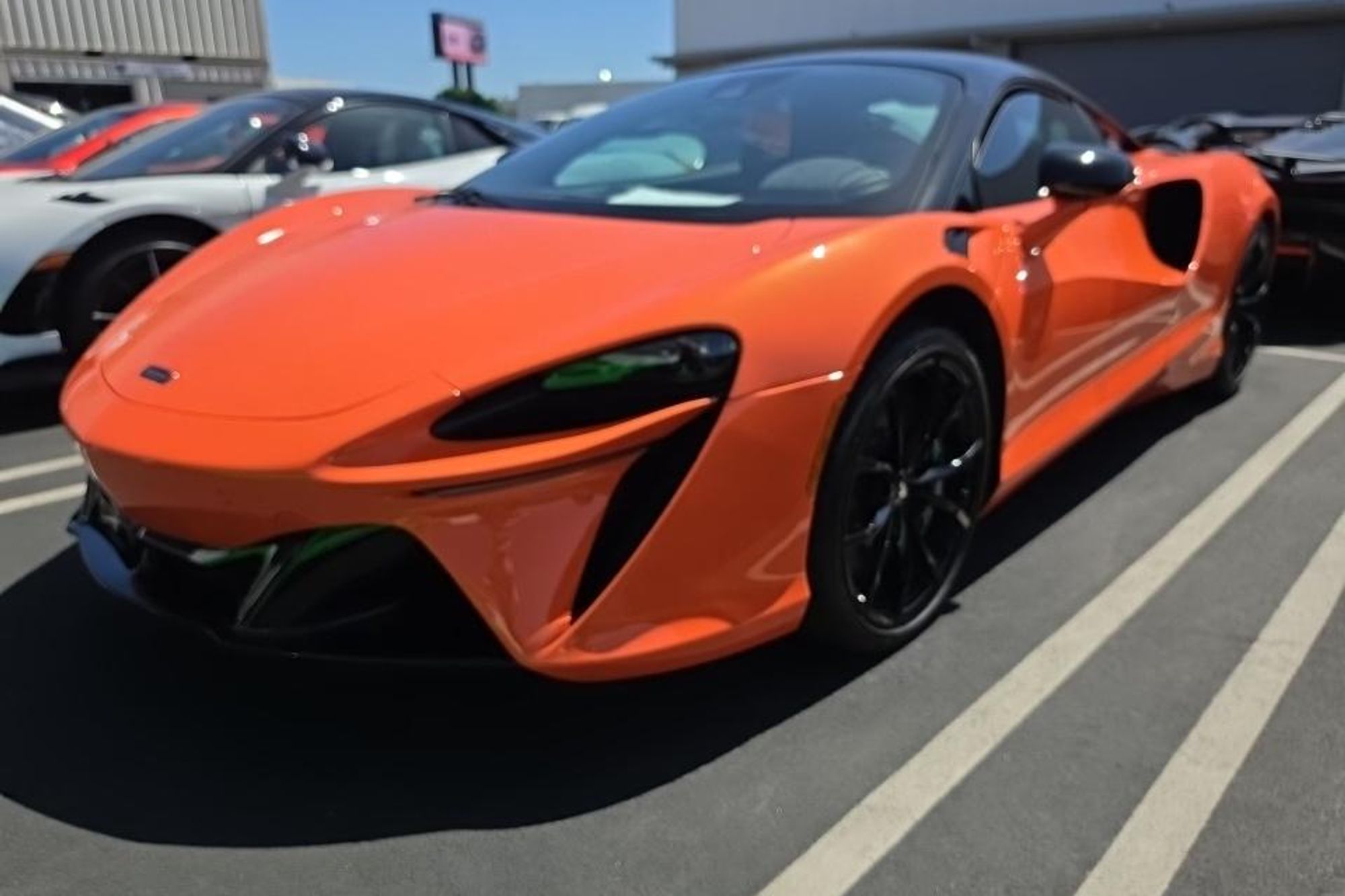 2023 McLaren Artura's photo