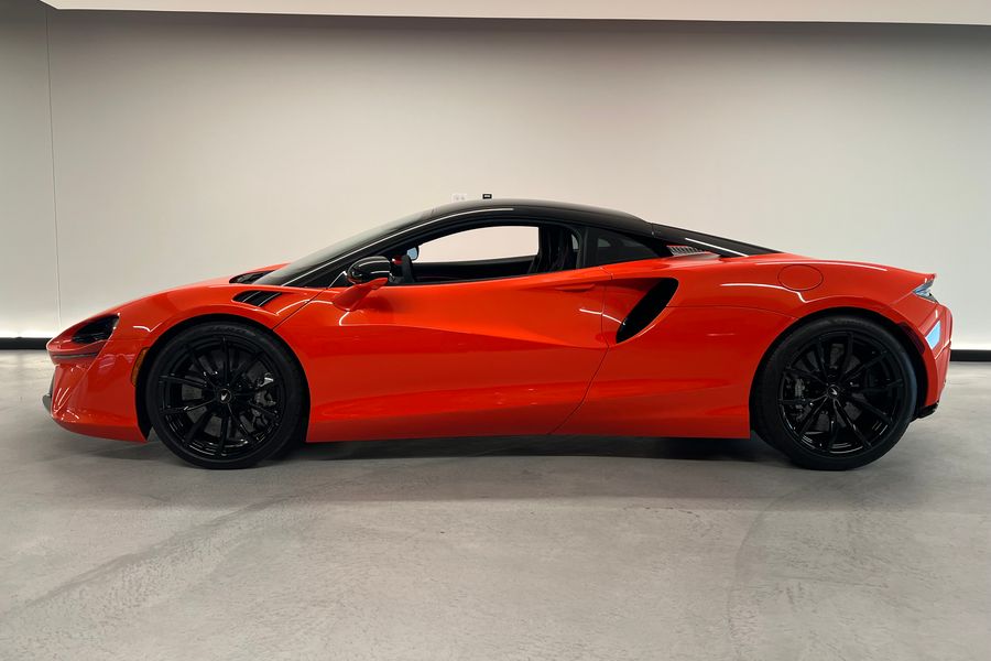 2023 McLaren Artura Performance for sale