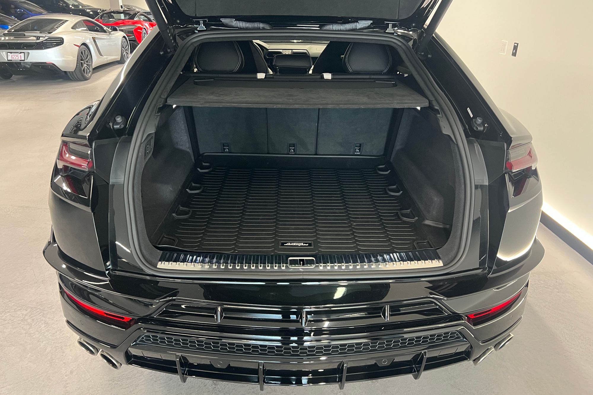2023 Lamborghini Urus S - Photo 13