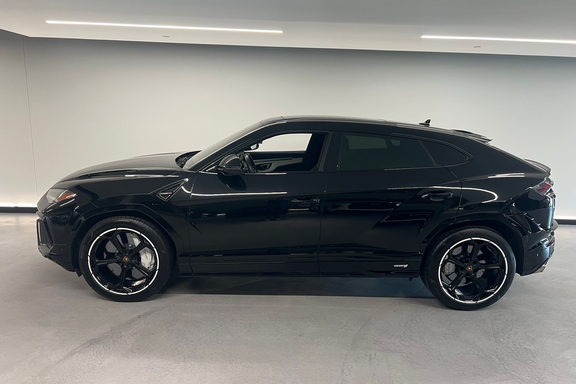 2023 Lamborghini Urus S - Photo 3