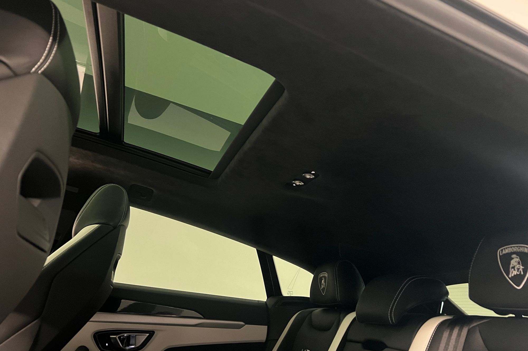 2023 Lamborghini Urus S - Photo 18